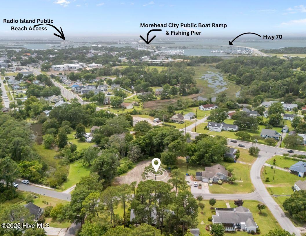 203 Sherwood Boulevard