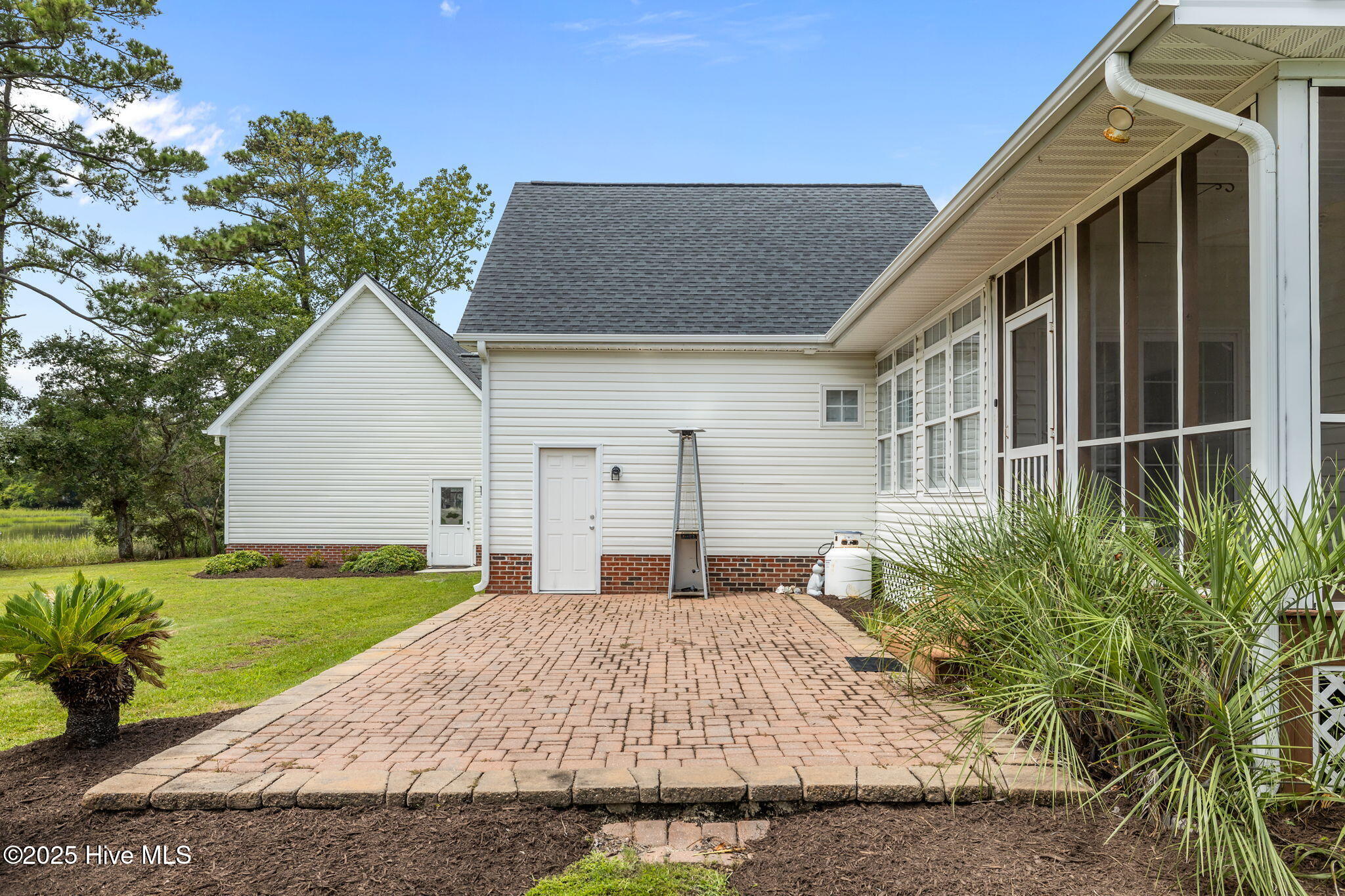 1401 Dills Creek Lane