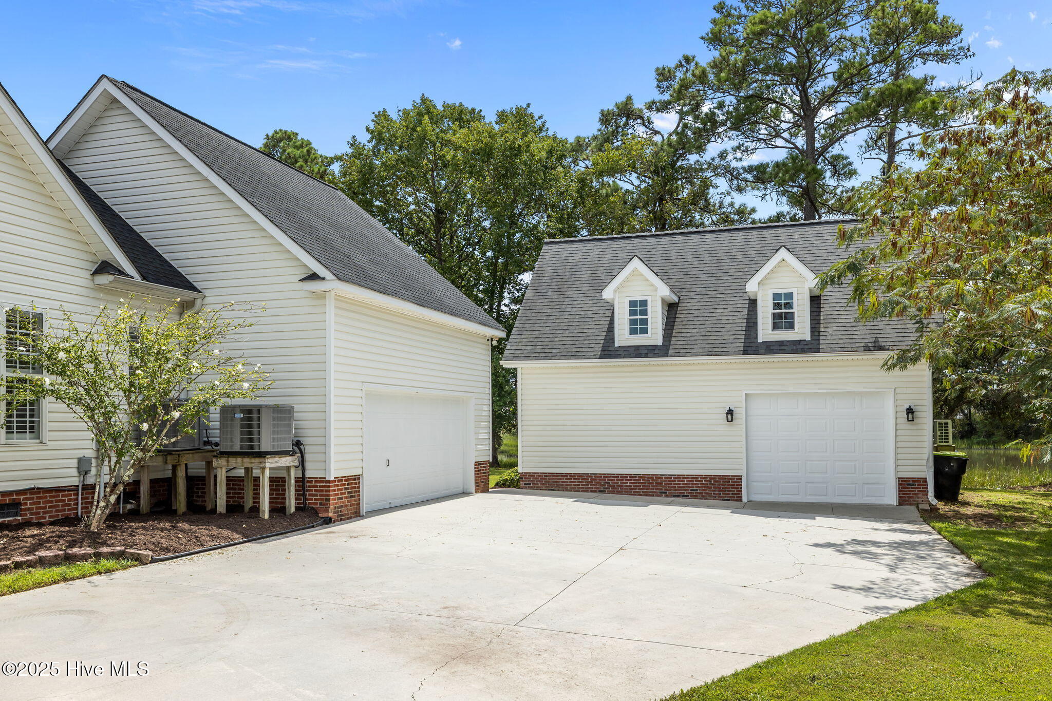 1401 Dills Creek Lane