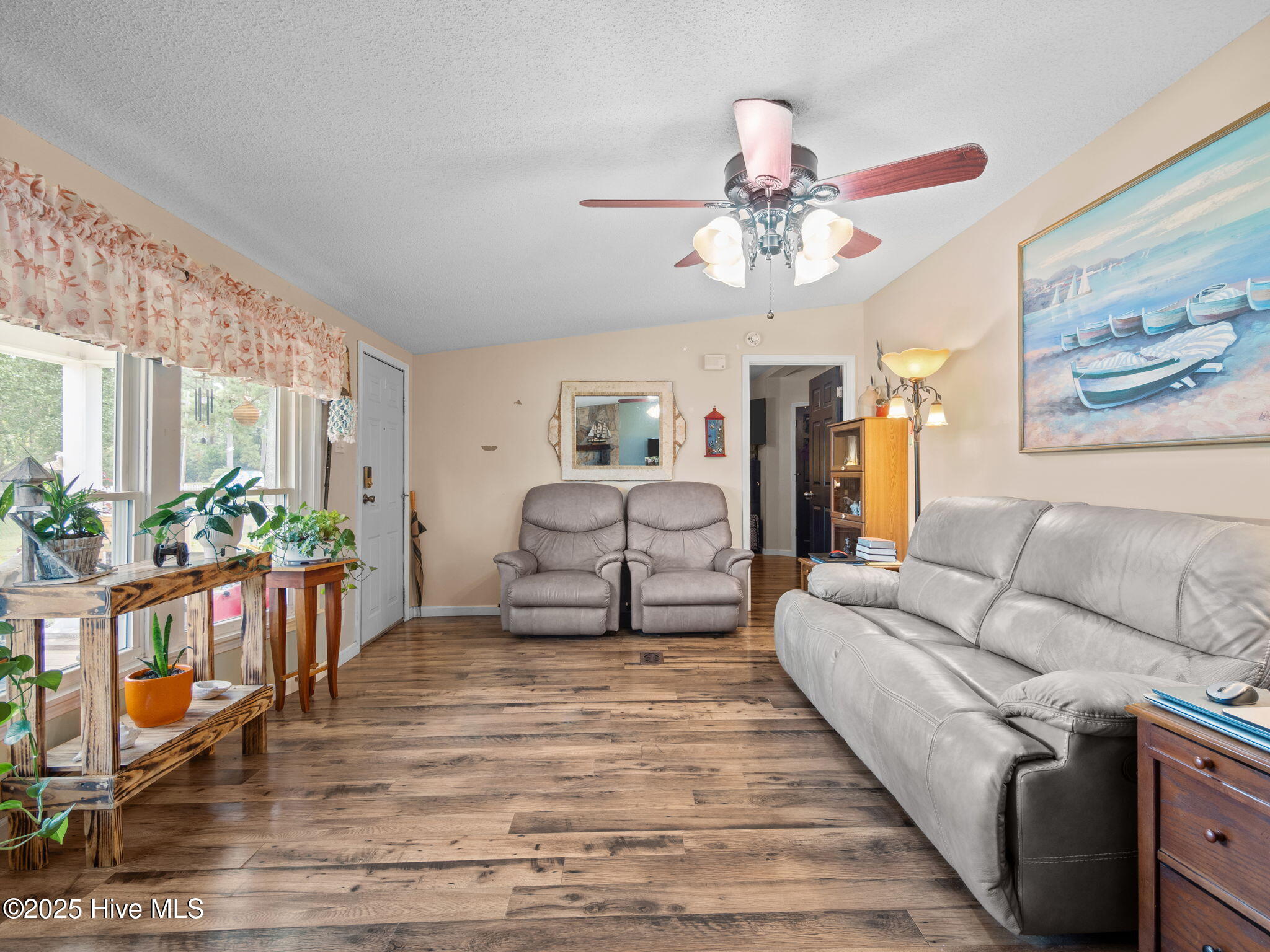 339 E Southwinds Drive
