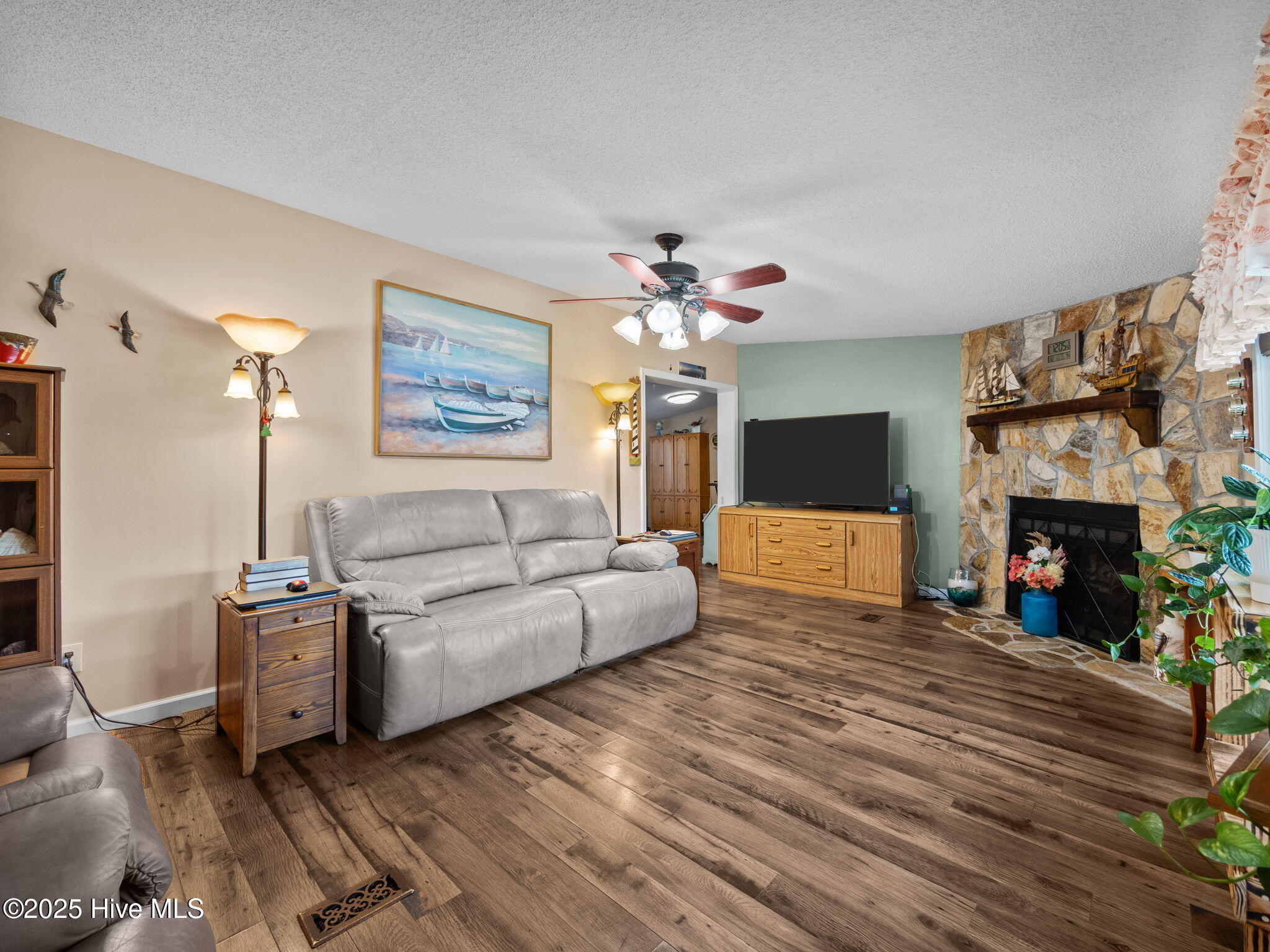 339 E Southwinds Drive