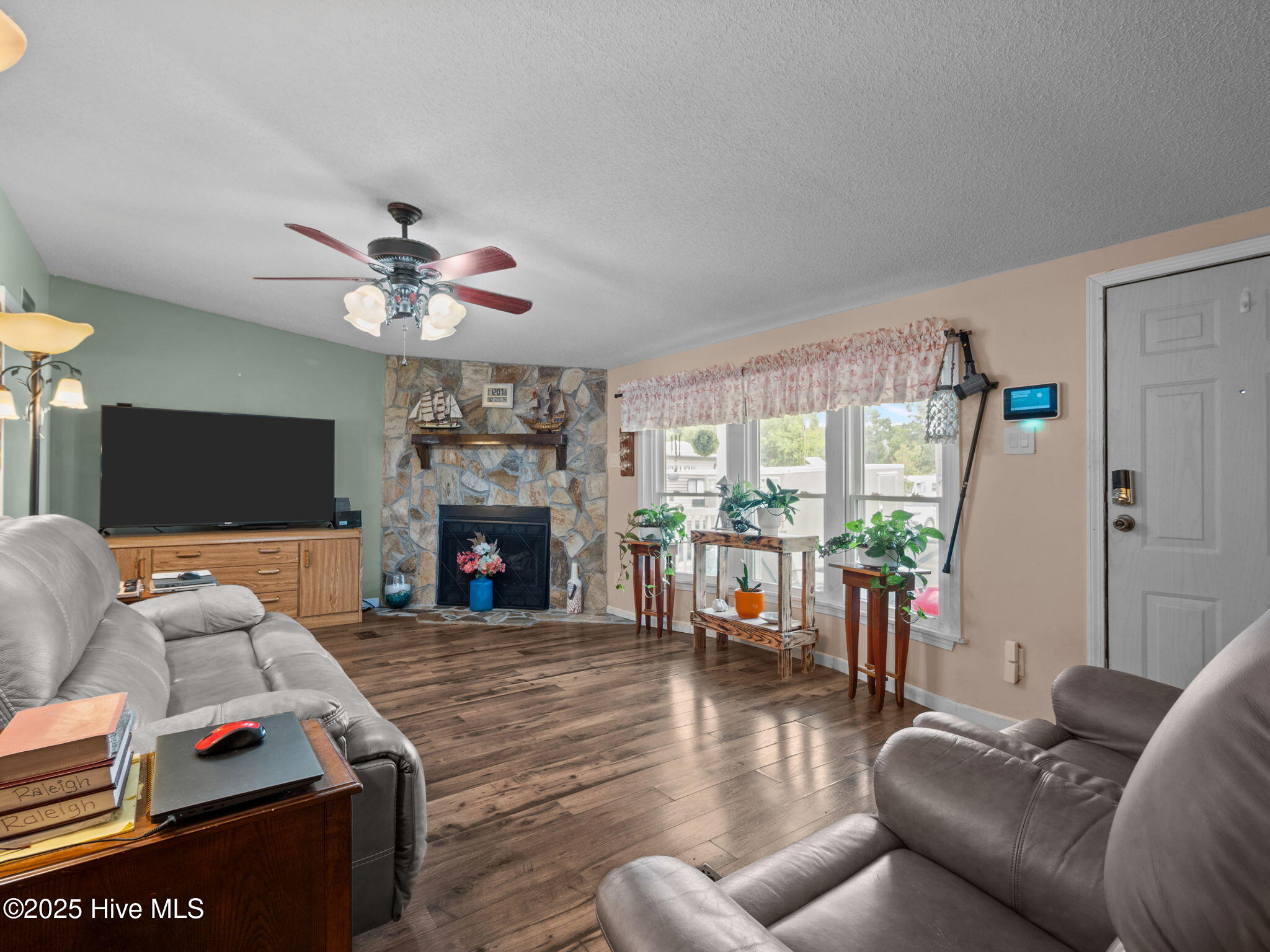 339 E Southwinds Drive