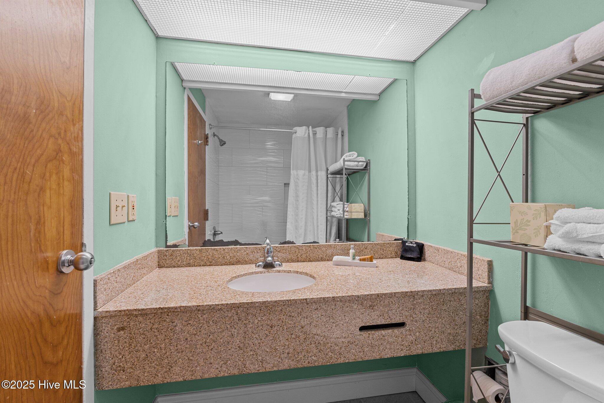 602 W Ft Macon Road, 231