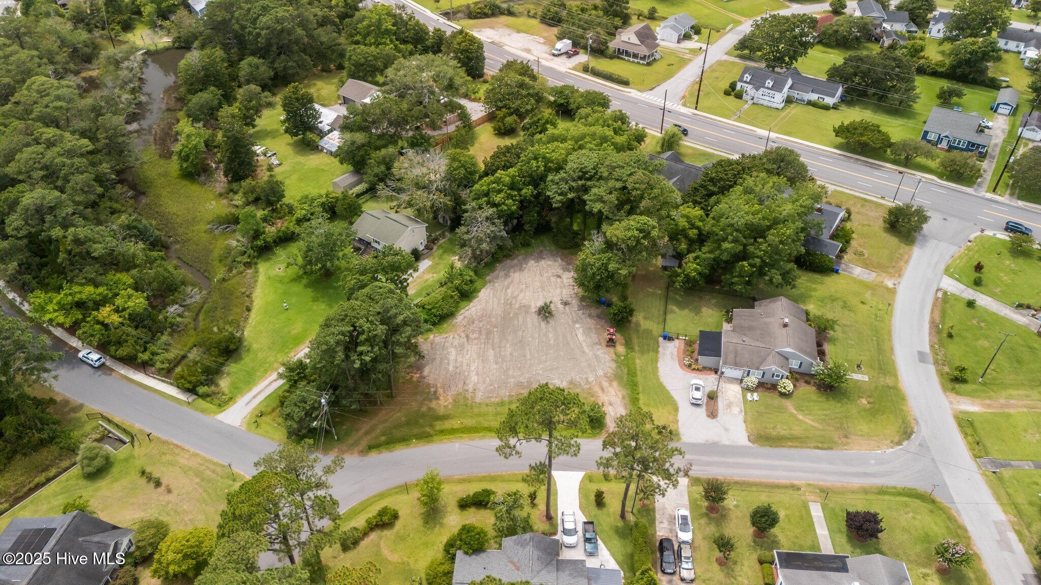 201-203 Sherwood Boulevard