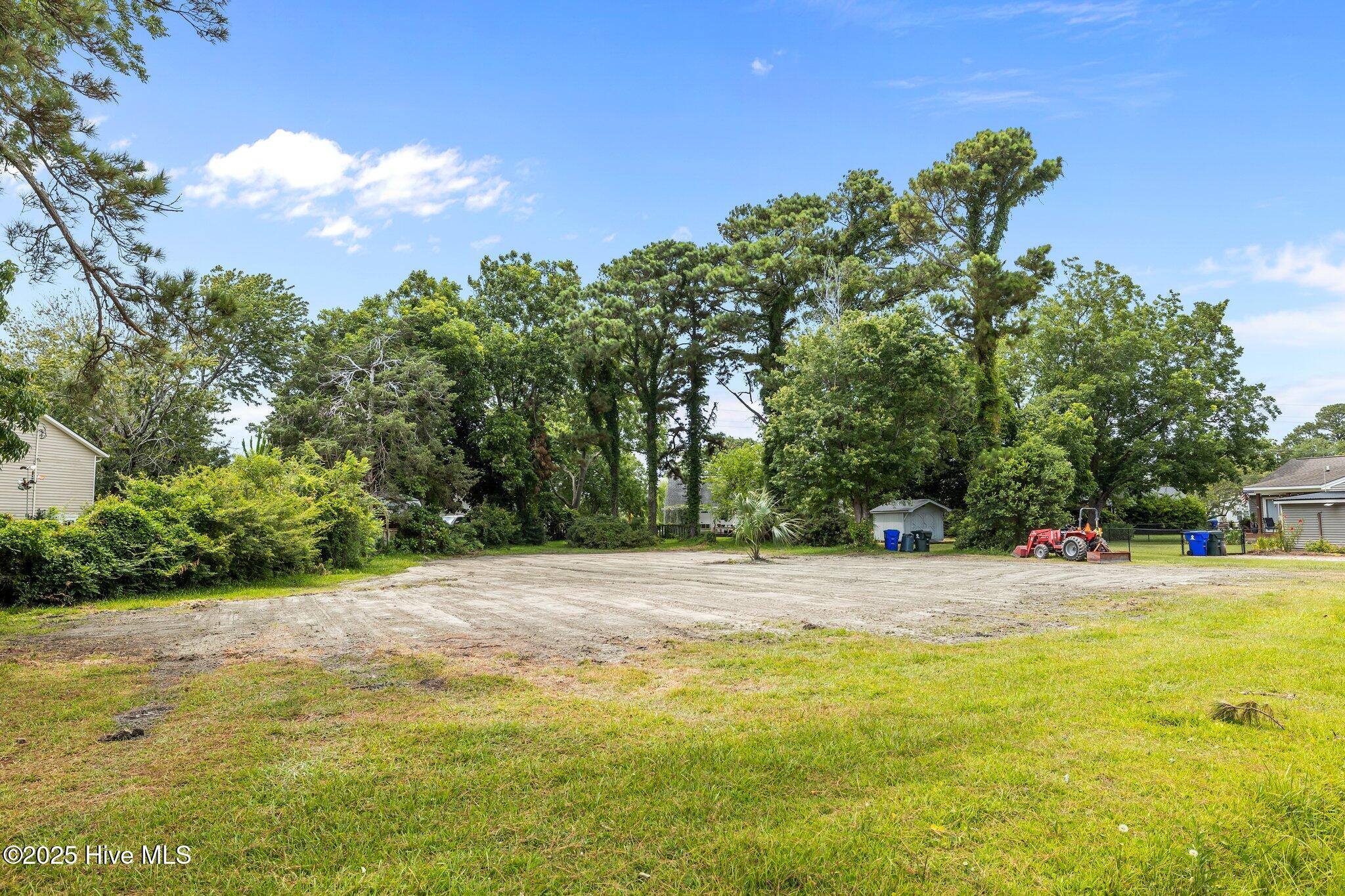 201-203 Sherwood Boulevard