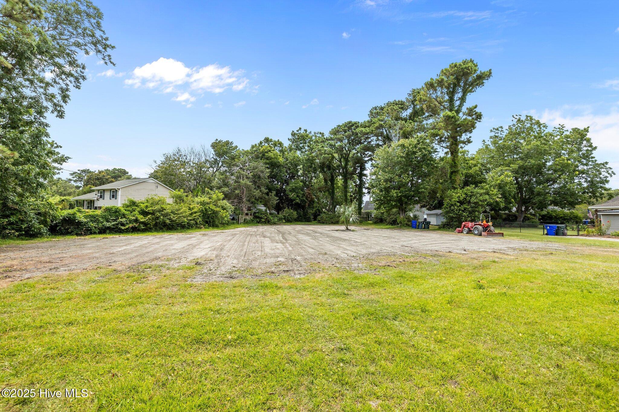 201-203 Sherwood Boulevard