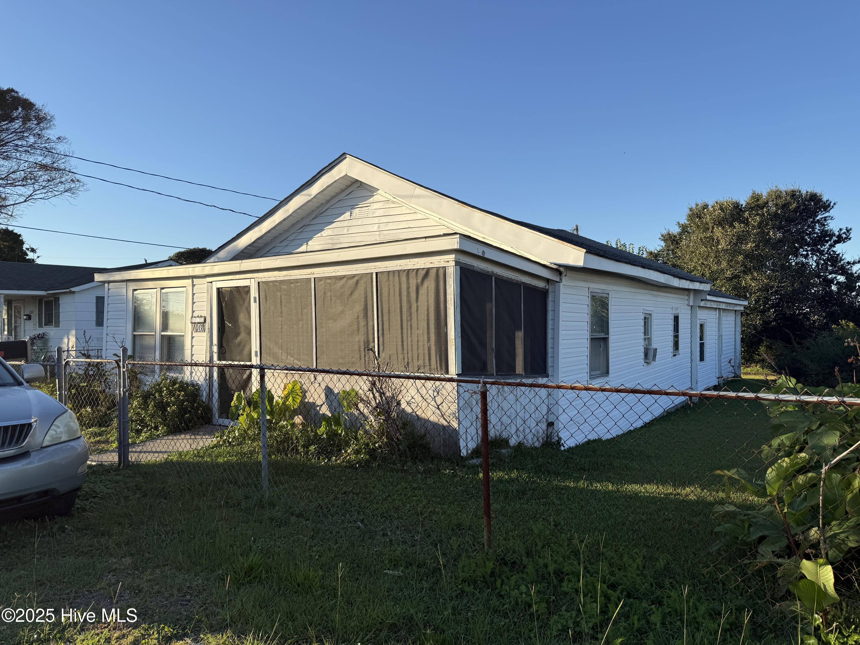 1008 Avery Street