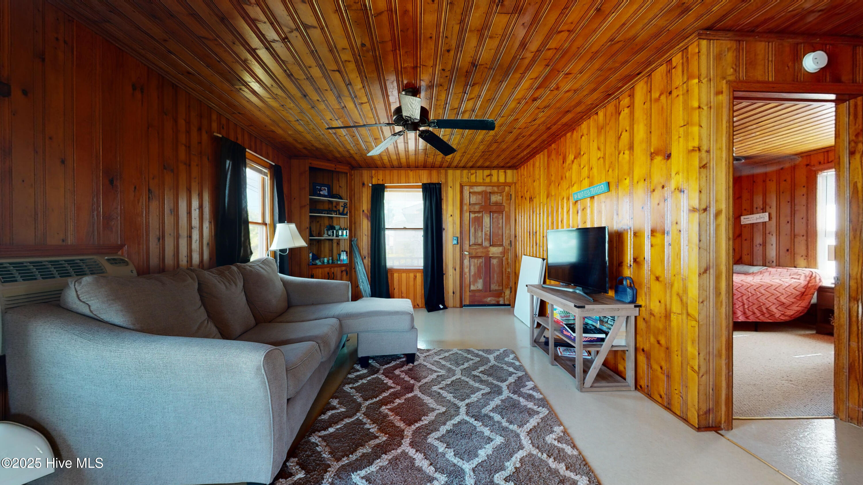 404 E Terminal Boulevard