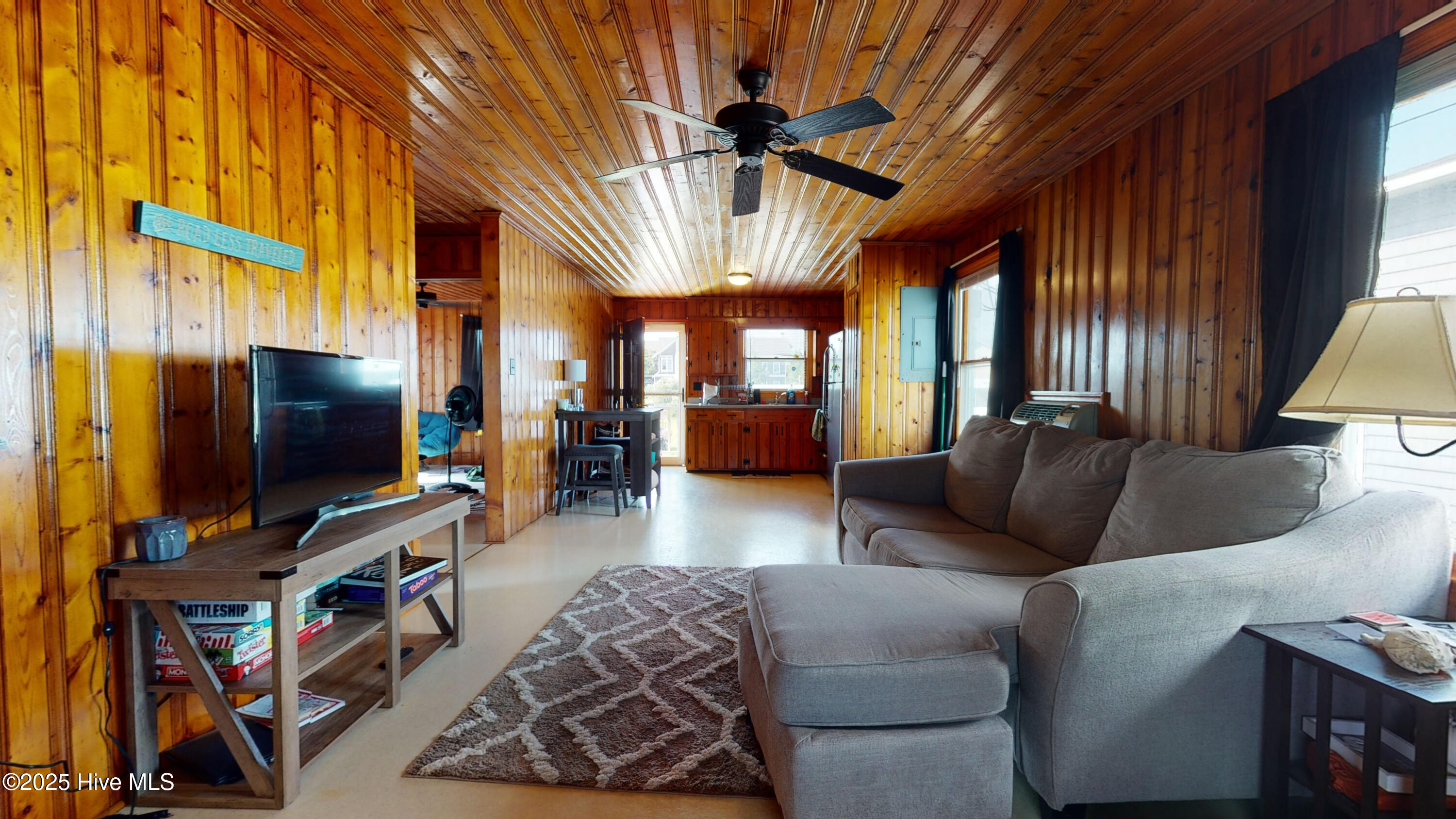 404 E Terminal Boulevard