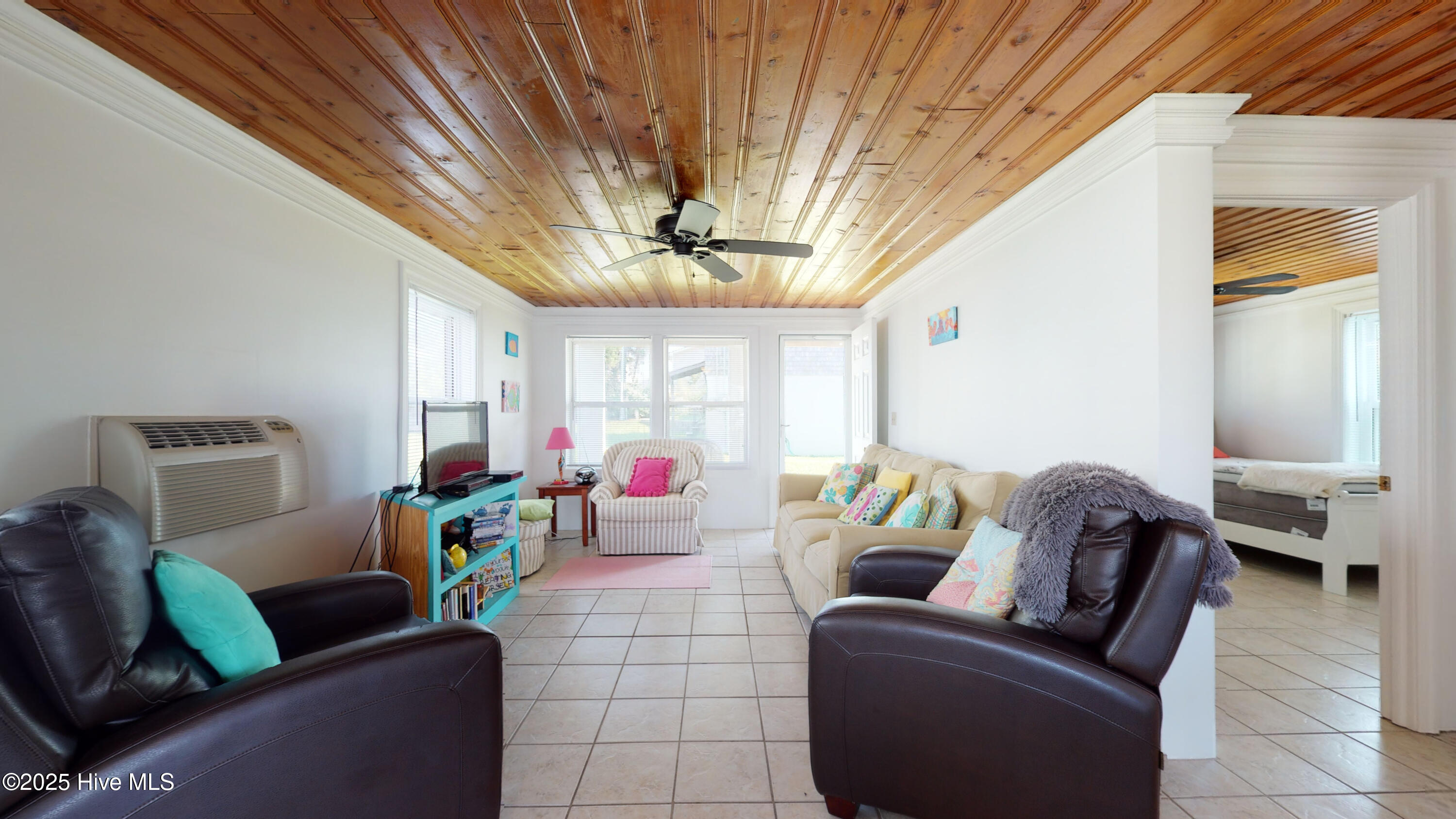 404 E Terminal Boulevard