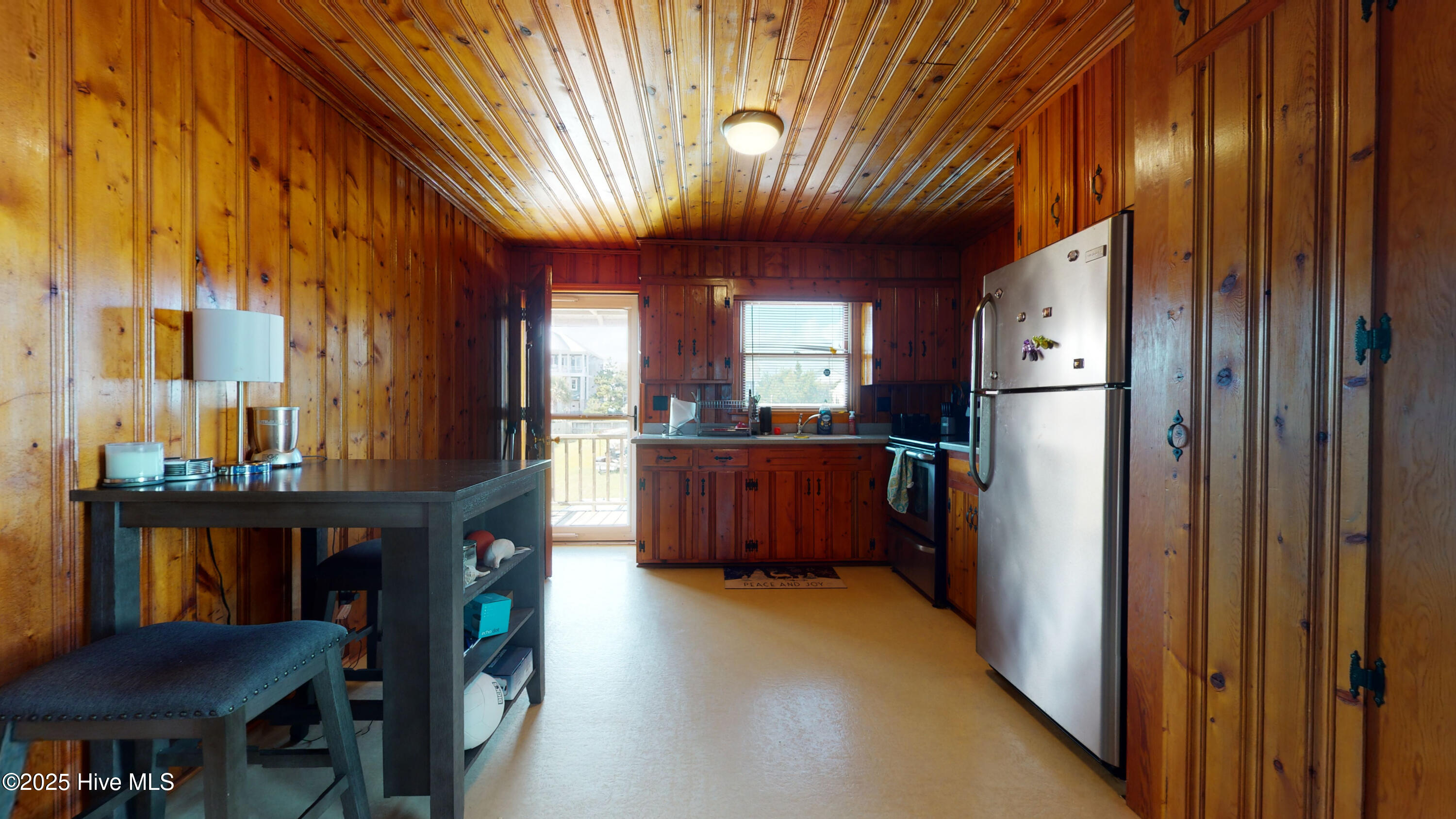 404 E Terminal Boulevard