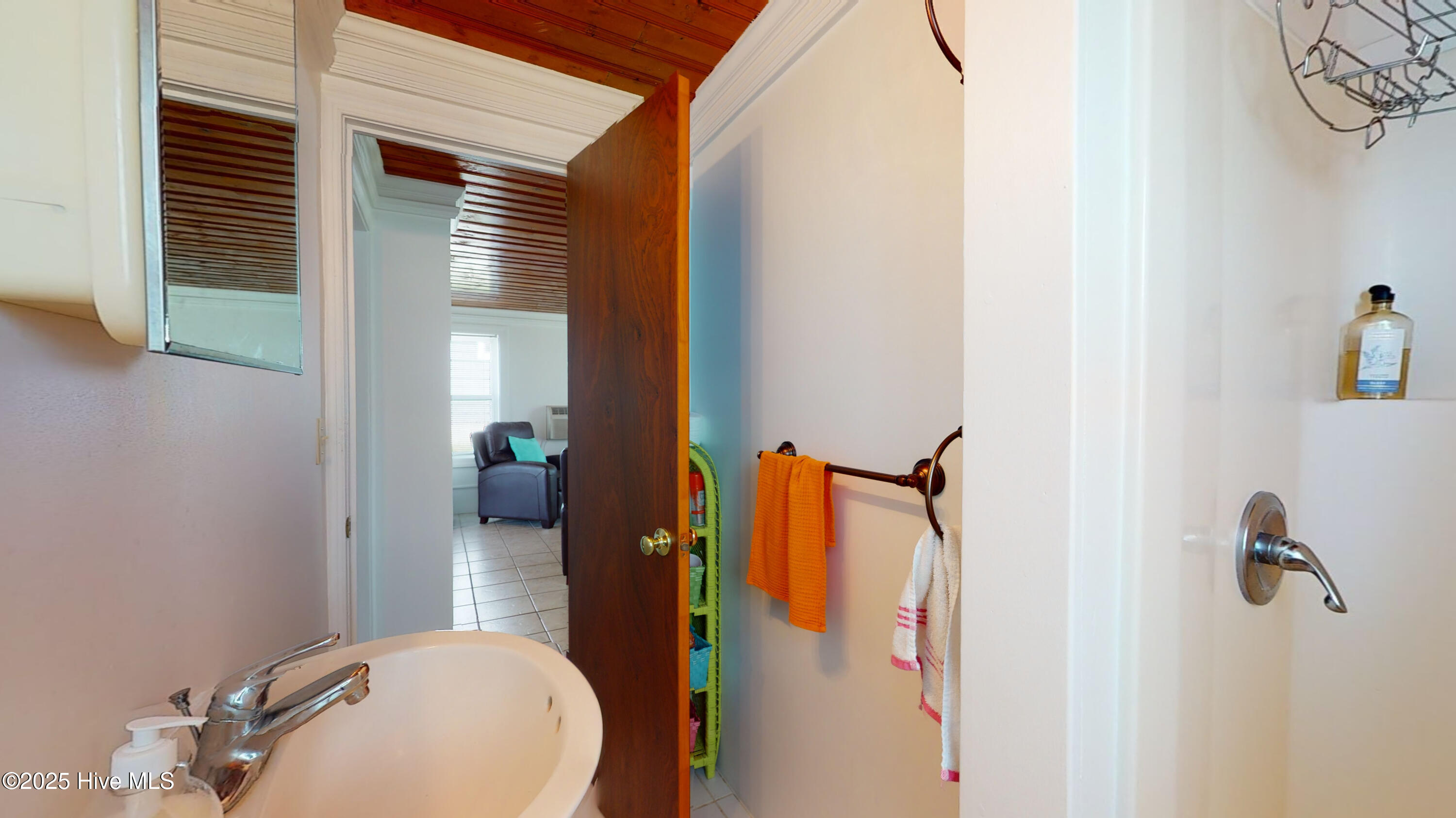 404 E Terminal Boulevard