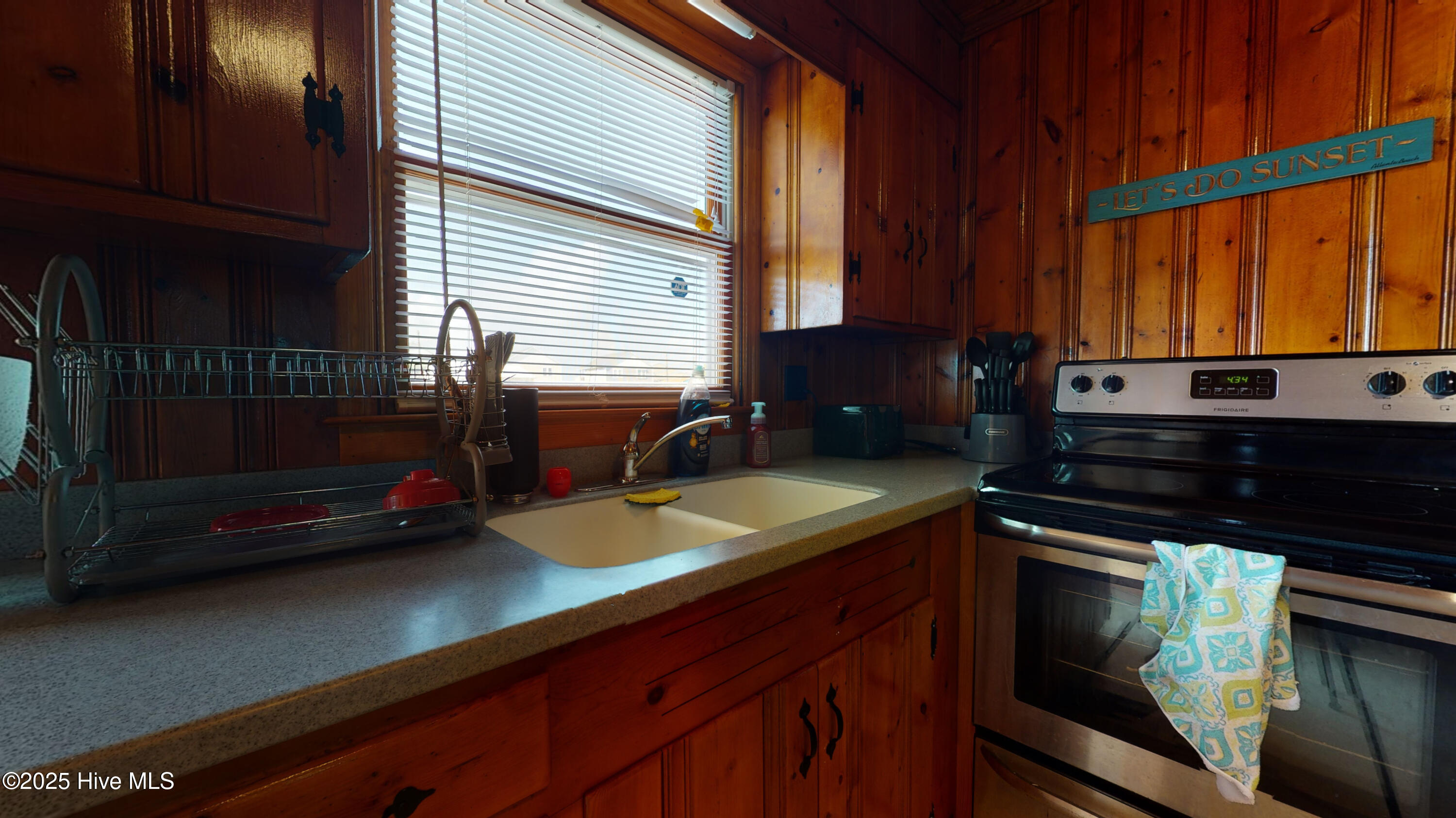 404 E Terminal Boulevard