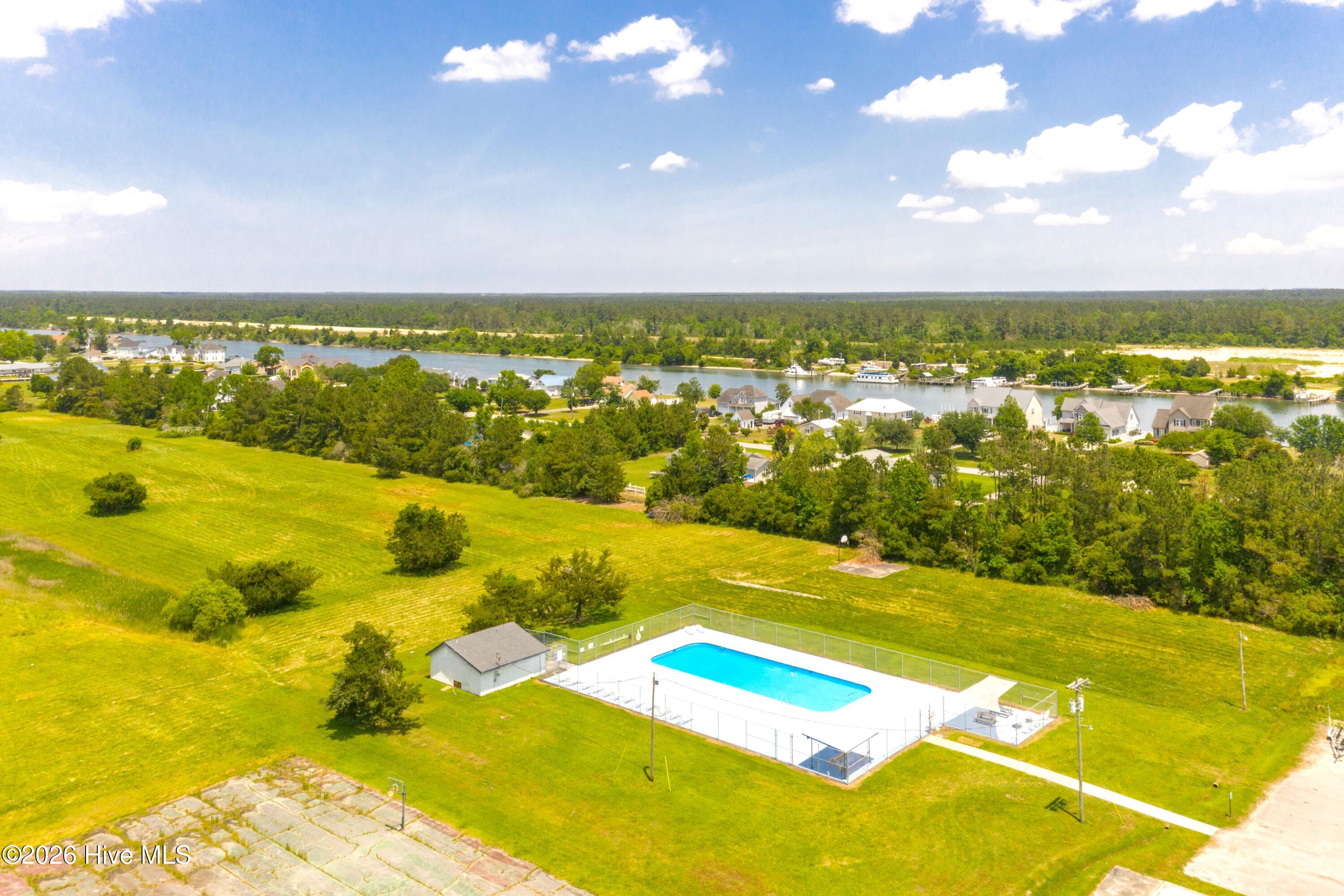 107 Tradewinds Road