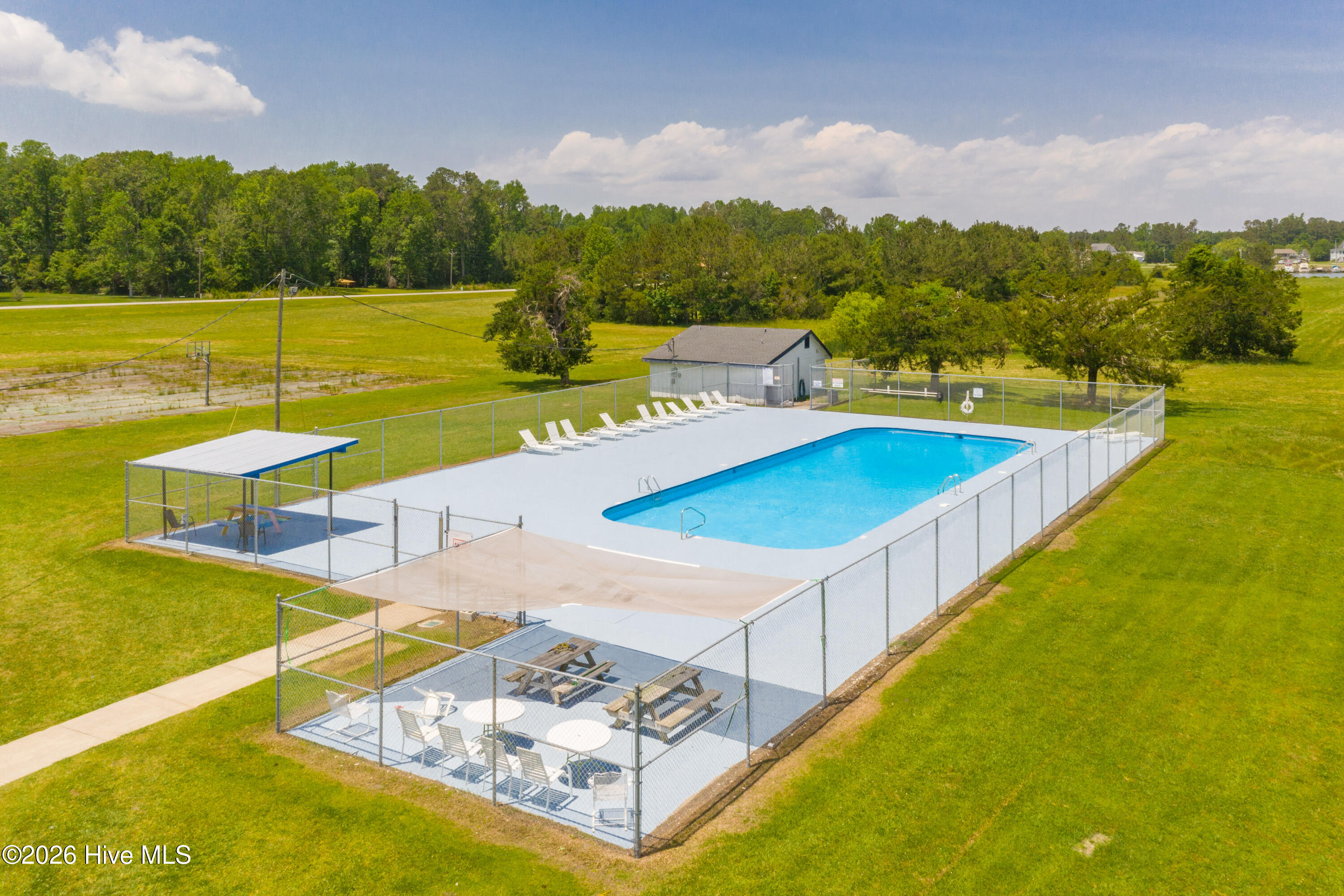 107 Tradewinds Road