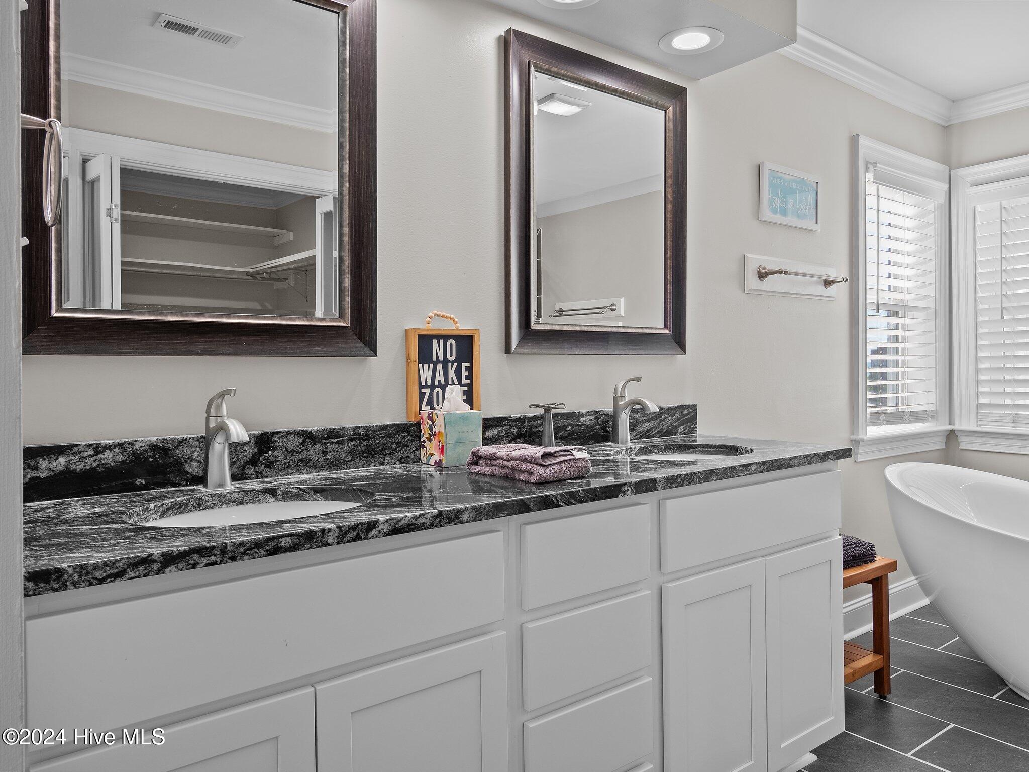 2610 Emerald Drive