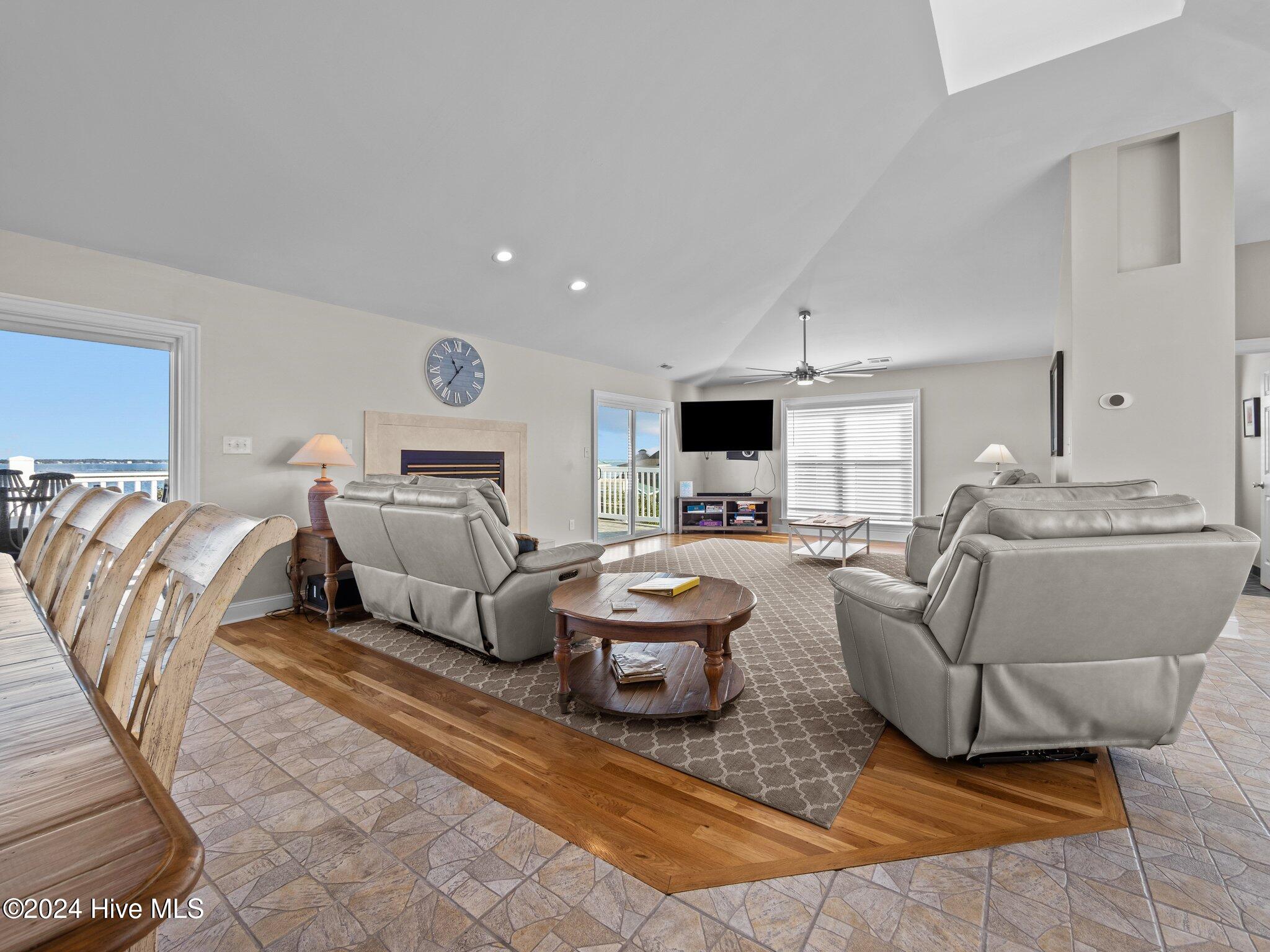 2610 Emerald Drive