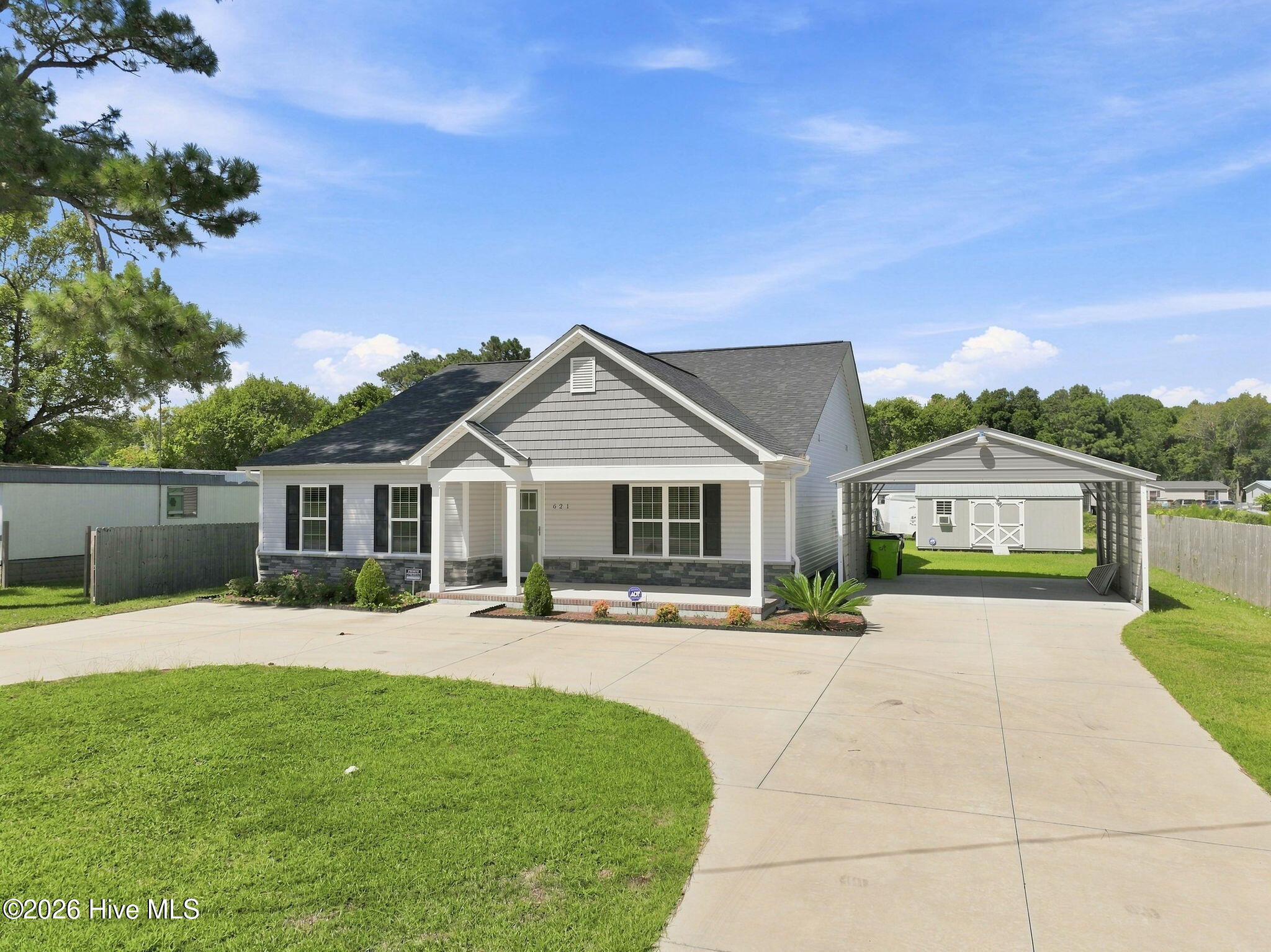 621 W Beaufort Road