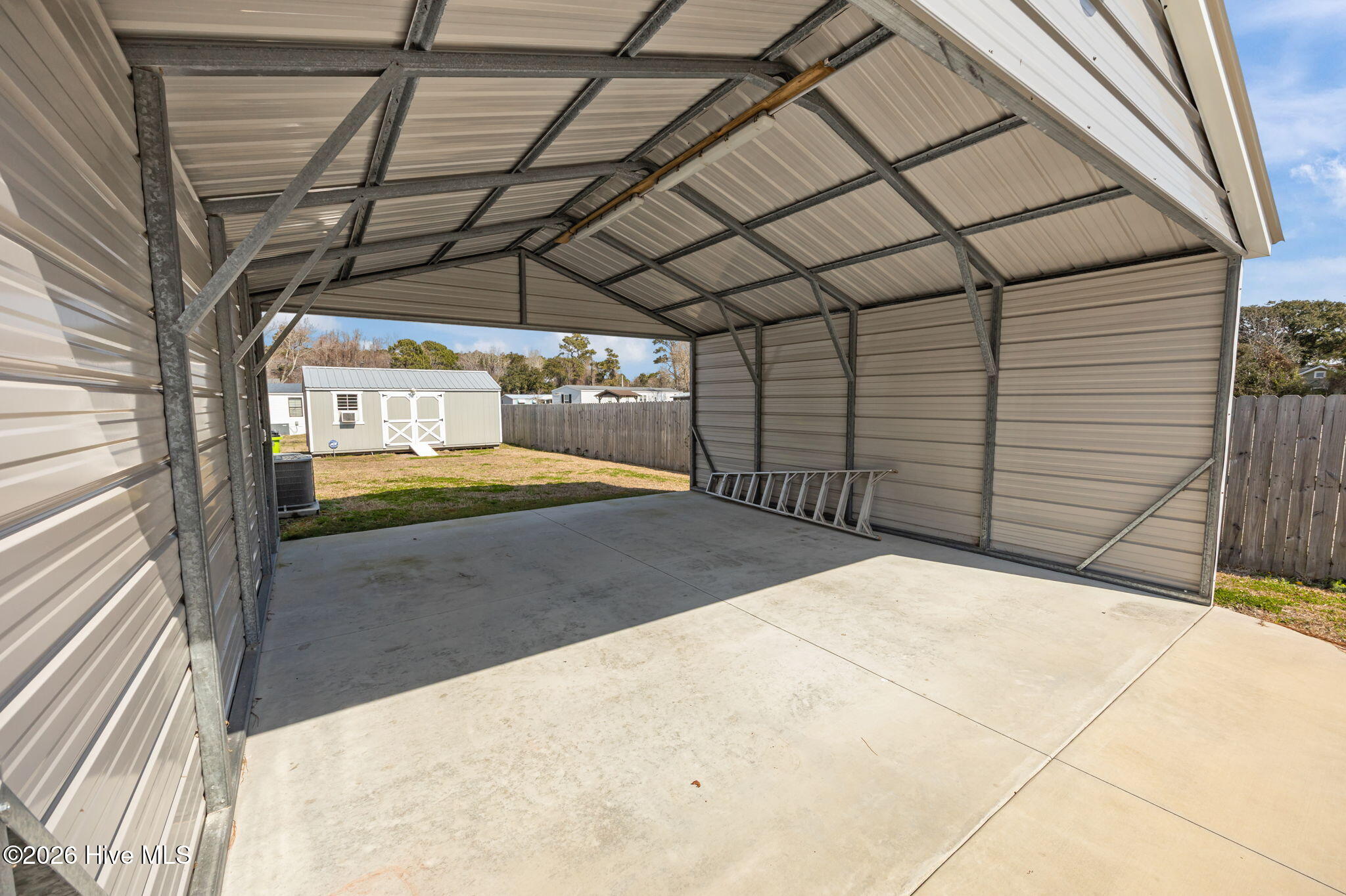 621 W Beaufort Road