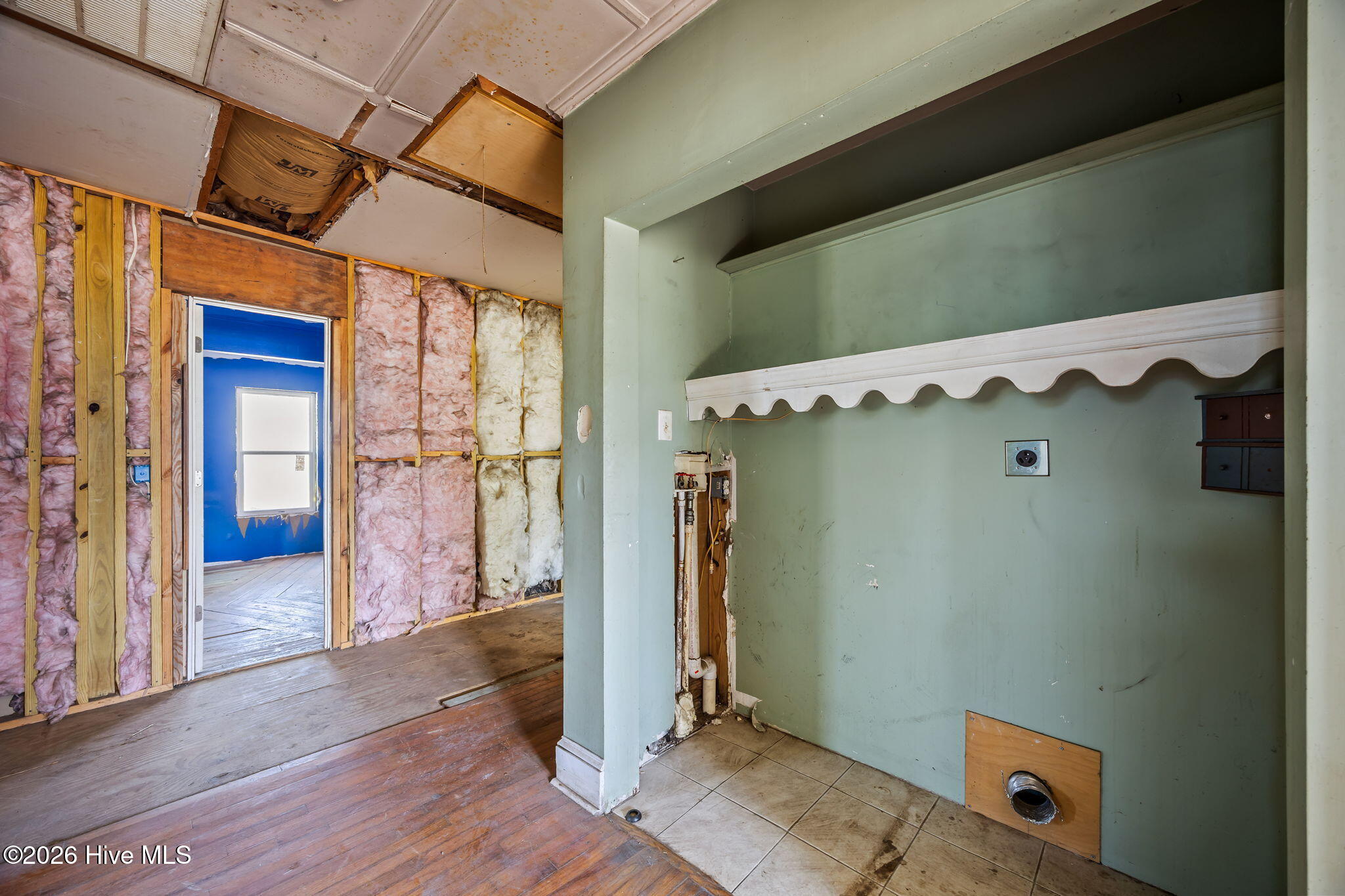 2472 Cedar Island Road