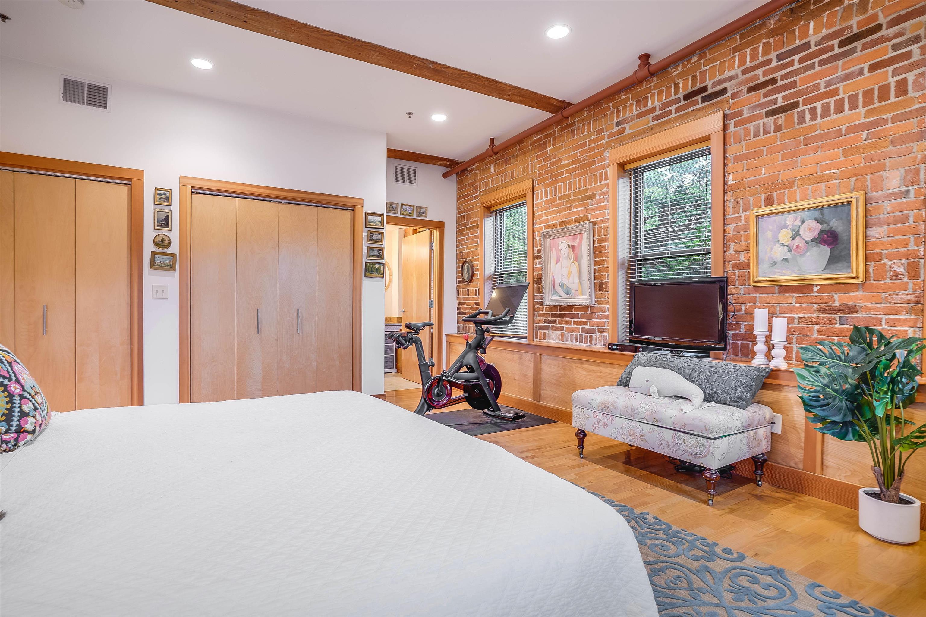 50 Jaffrey Road Unit: 4