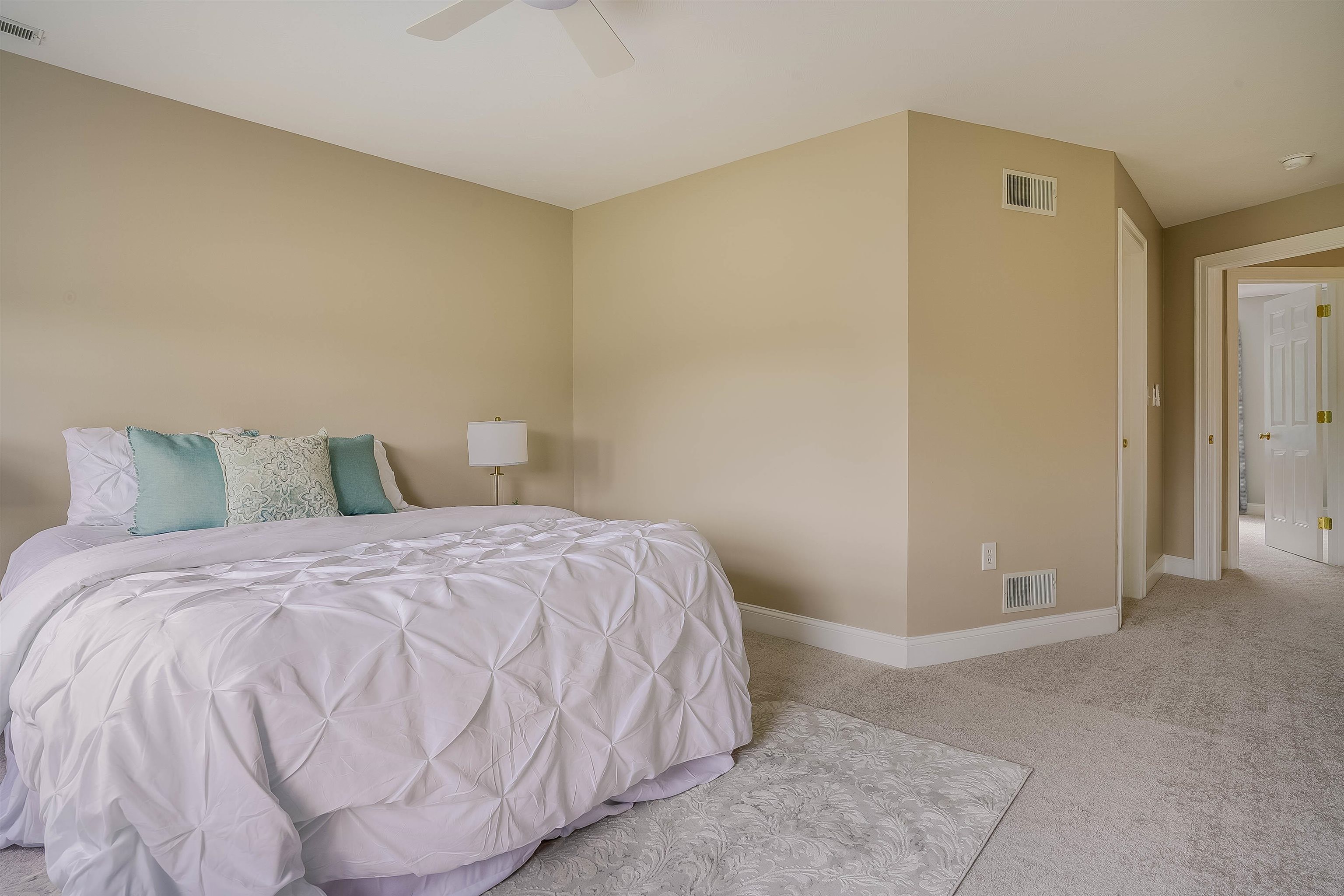 11 New South Drive