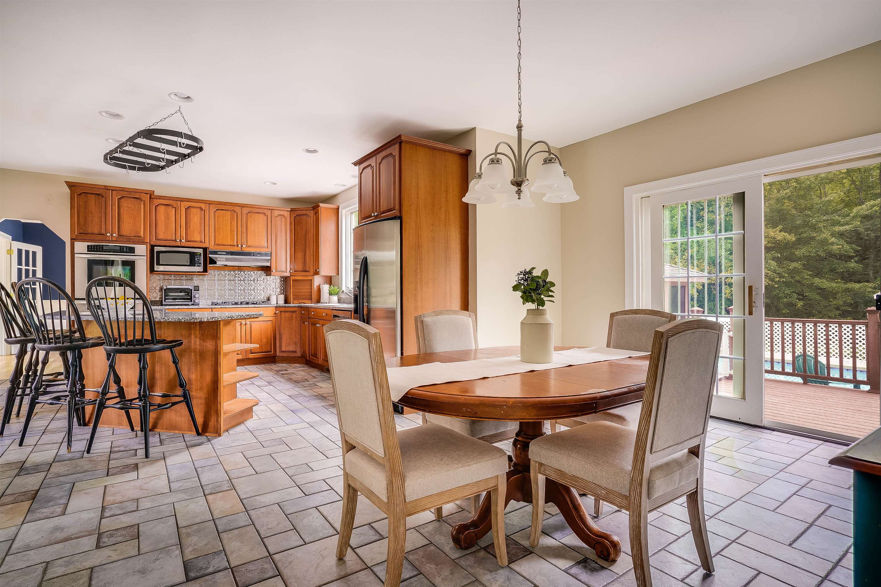 11 New South Drive