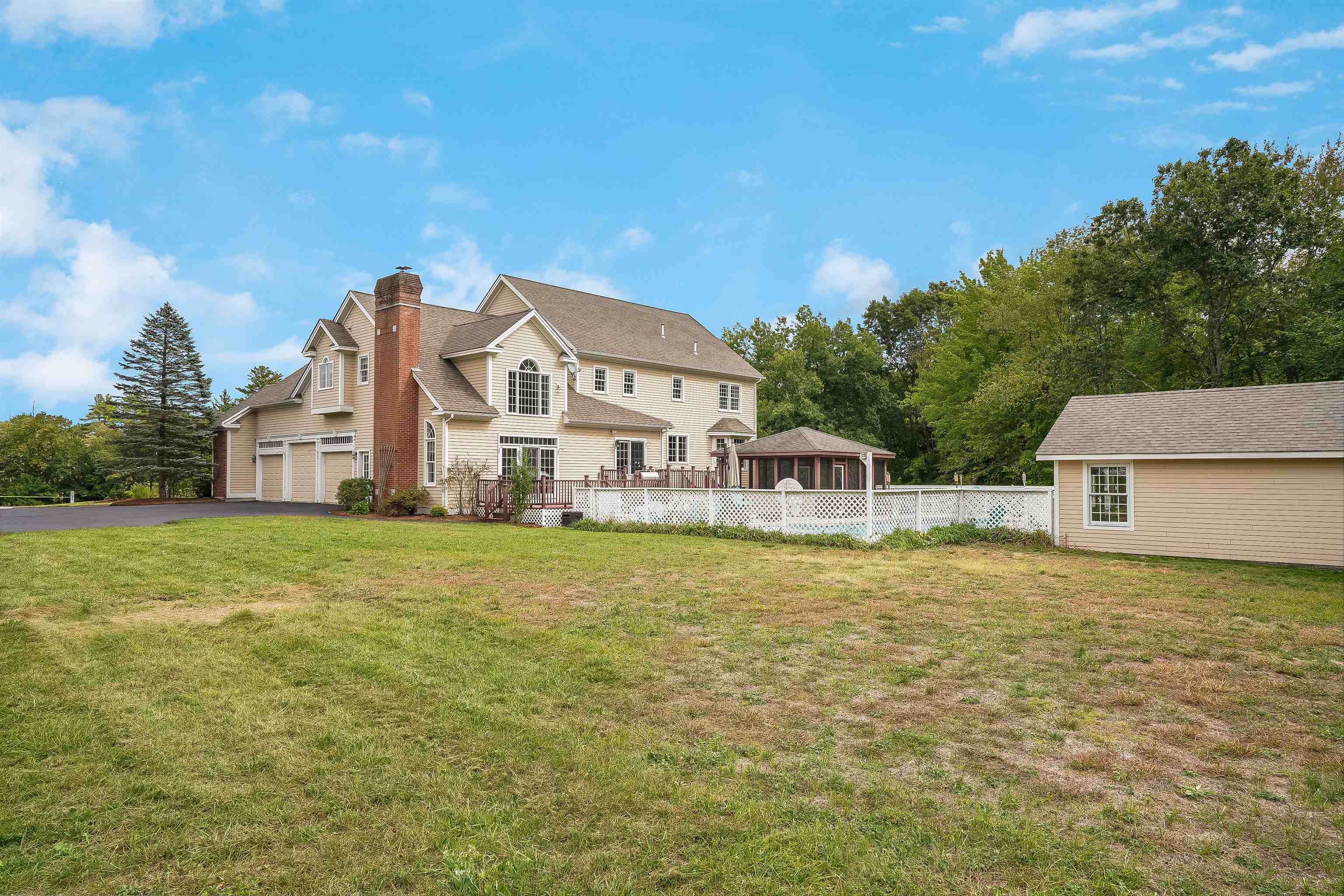 11 New South Drive