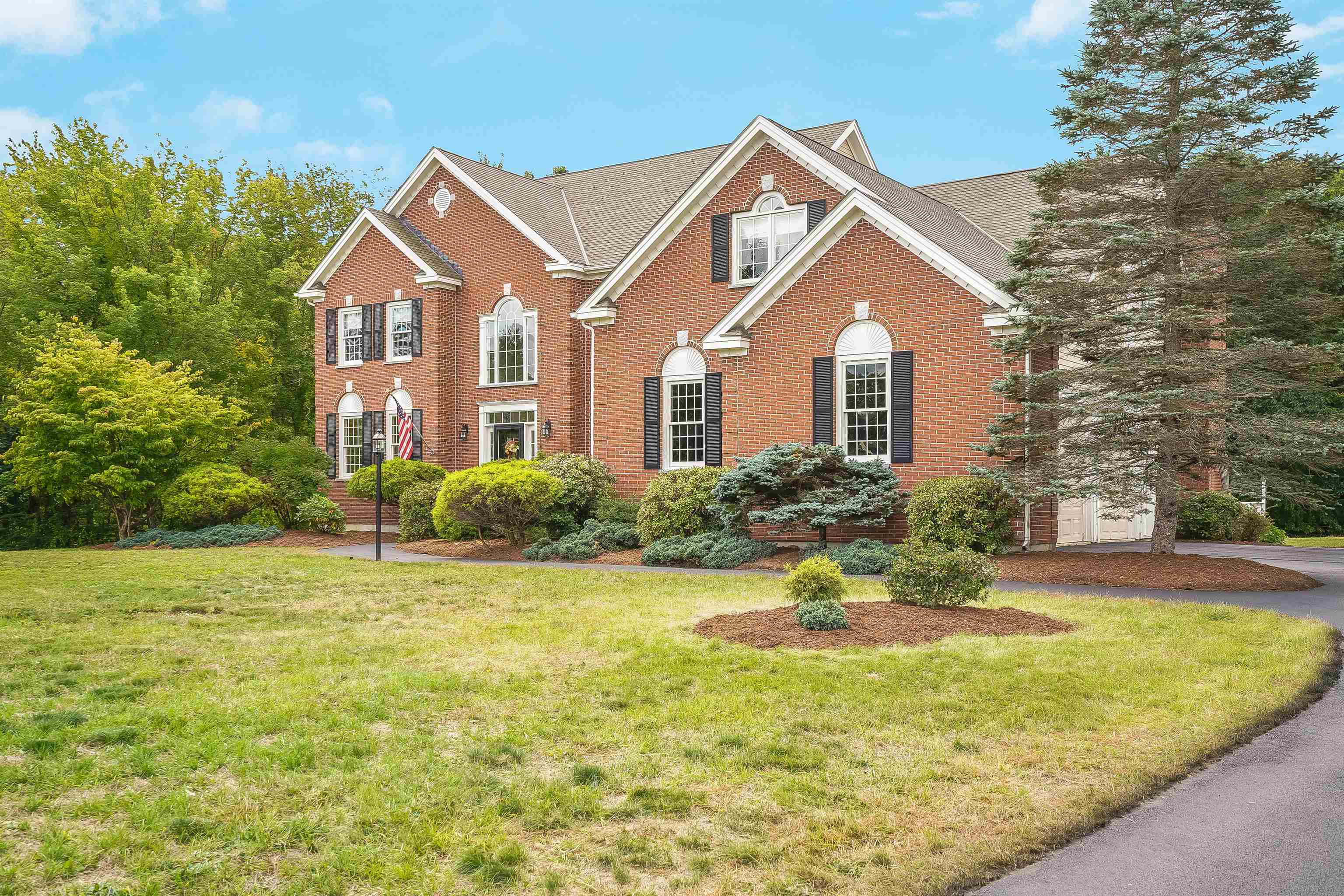 11 New South Drive
