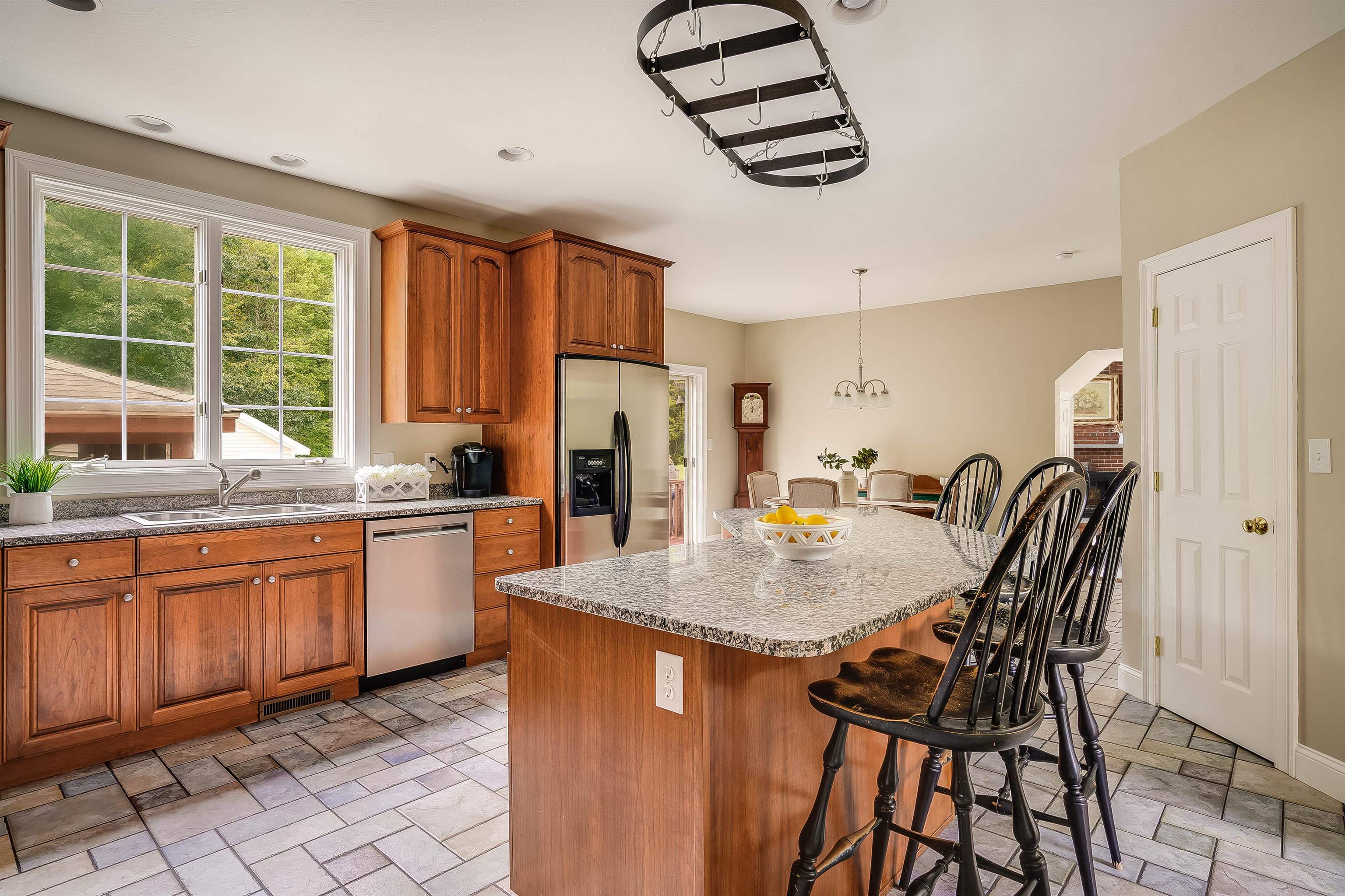 11 New South Drive