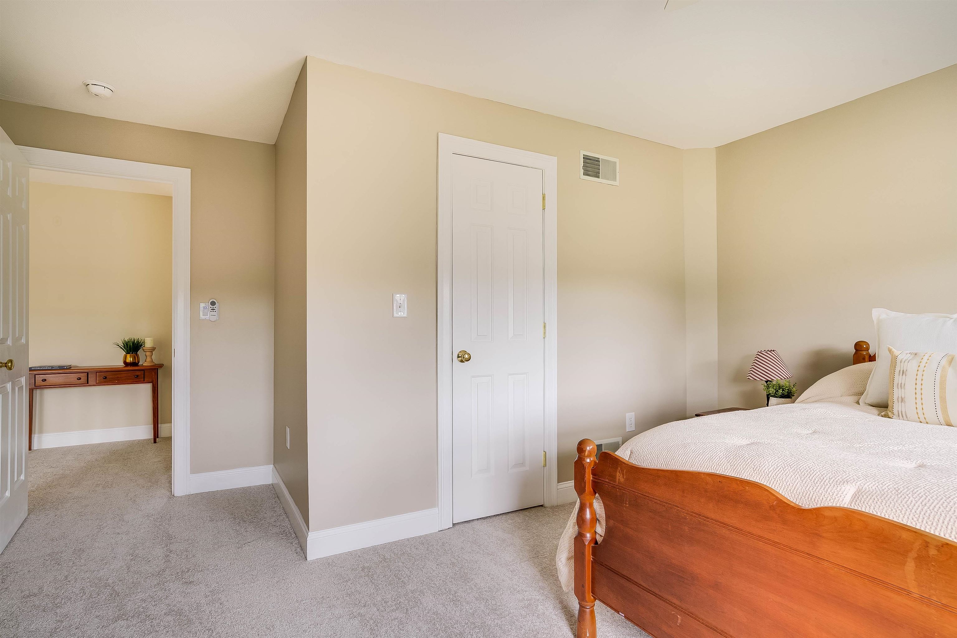 11 New South Drive
