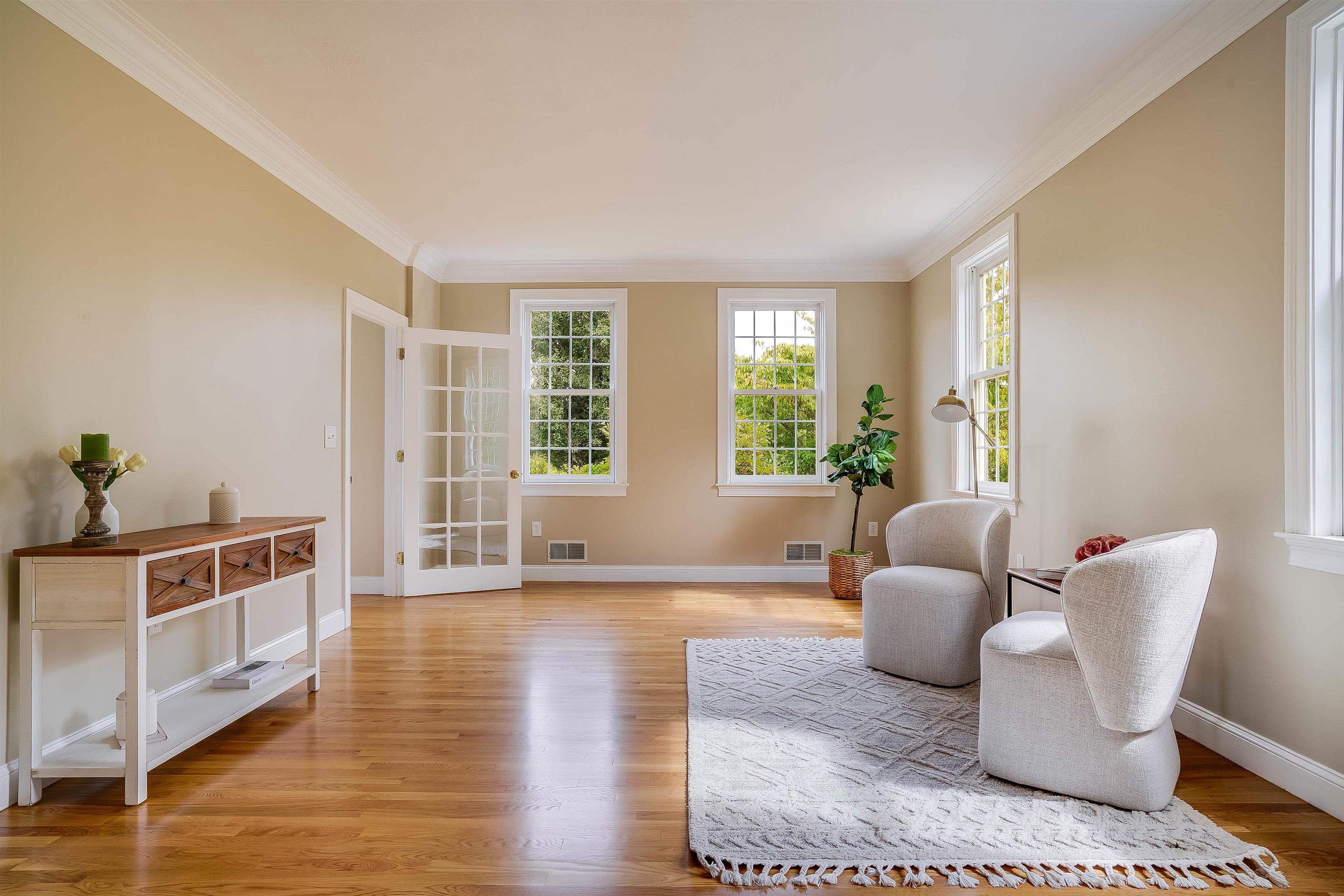11 New South Drive