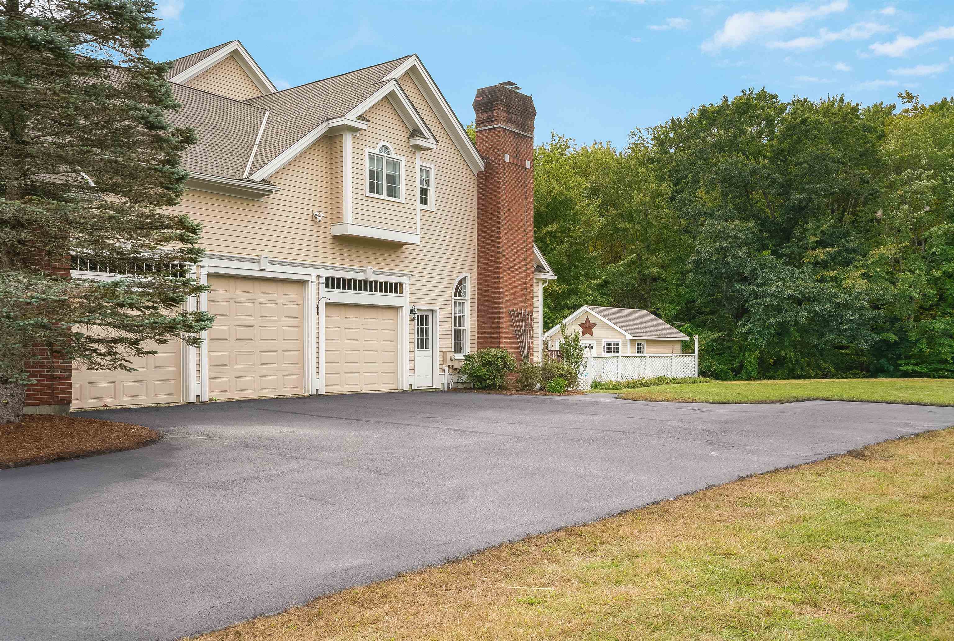 11 New South Drive
