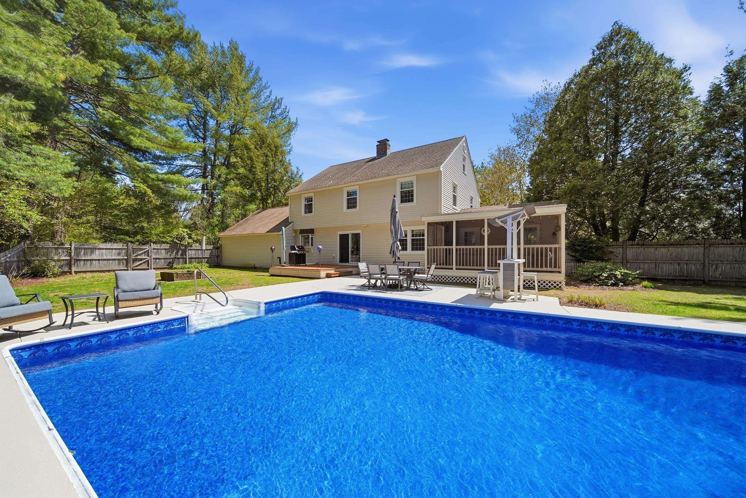 11 River Road
