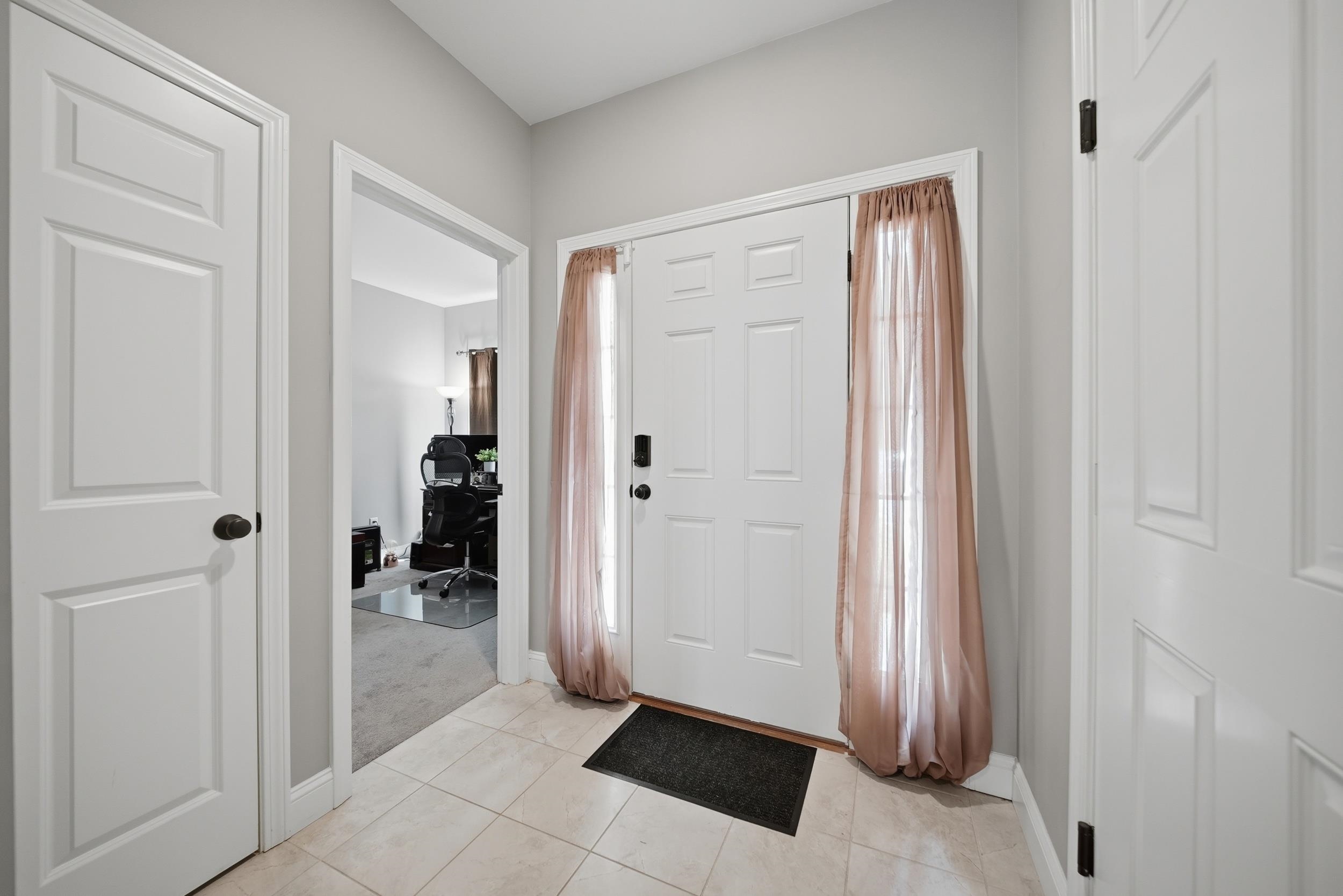 6 Dunstable Circle