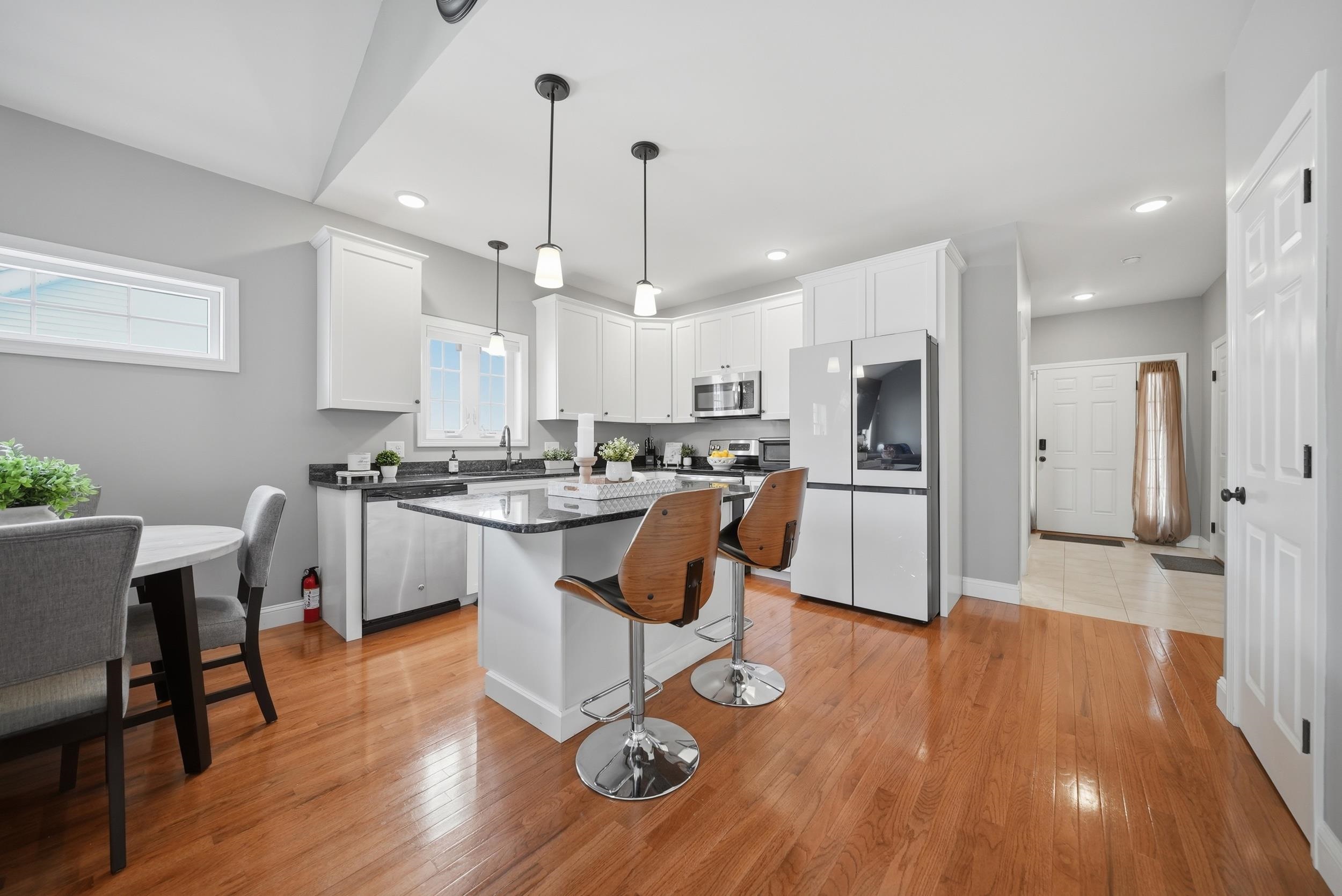 6 Dunstable Circle