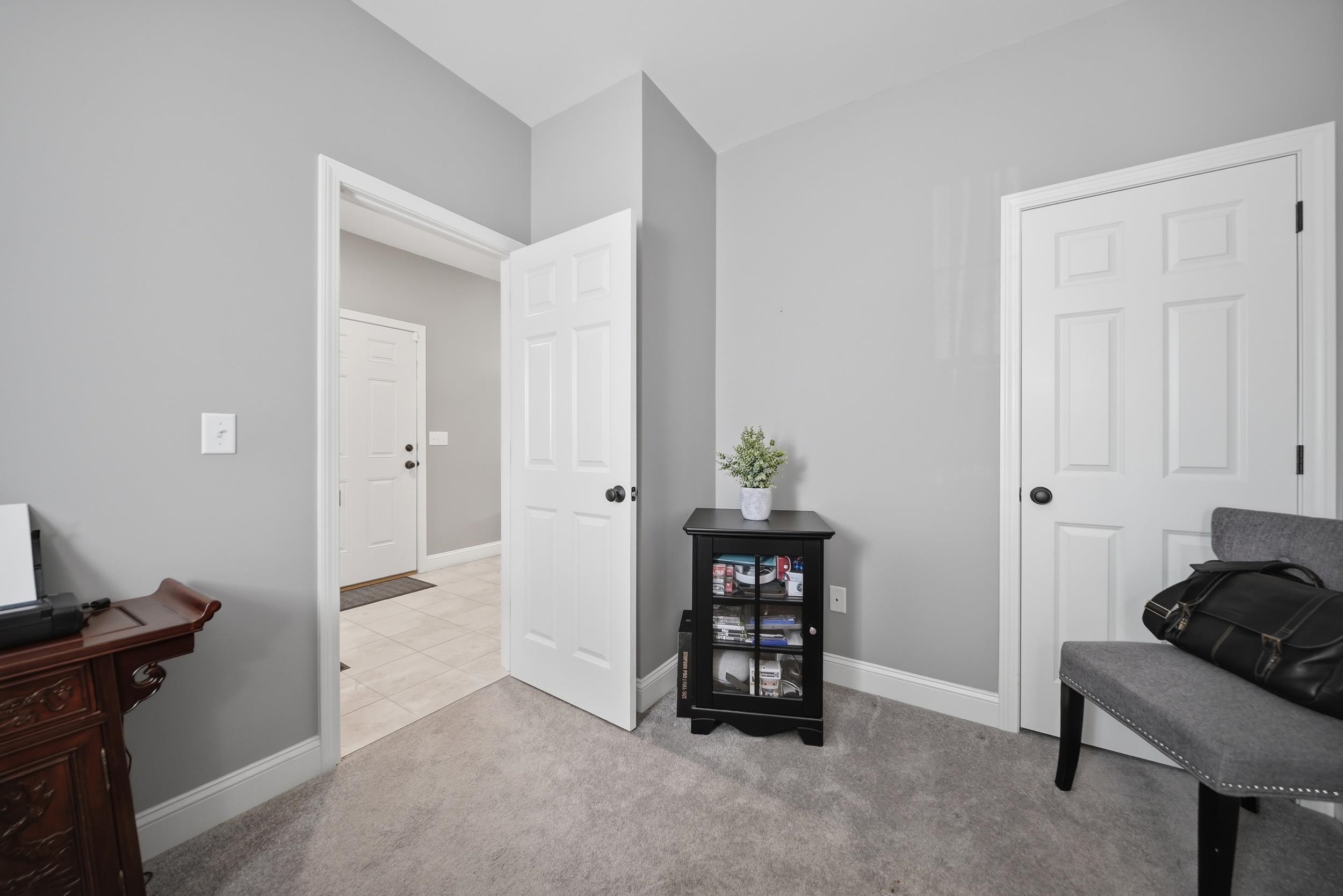 6 Dunstable Circle