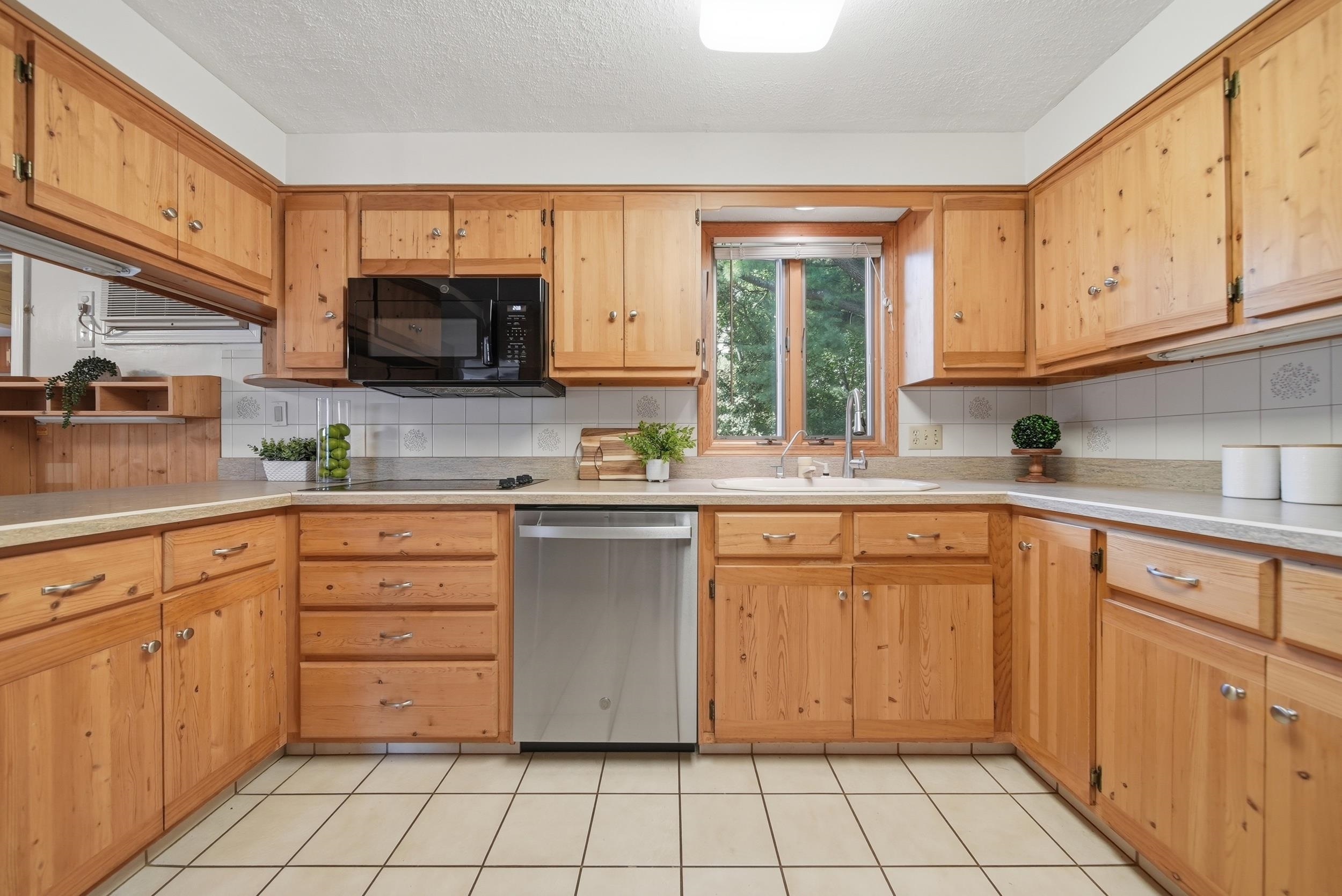 118 Lancelot Avenue
