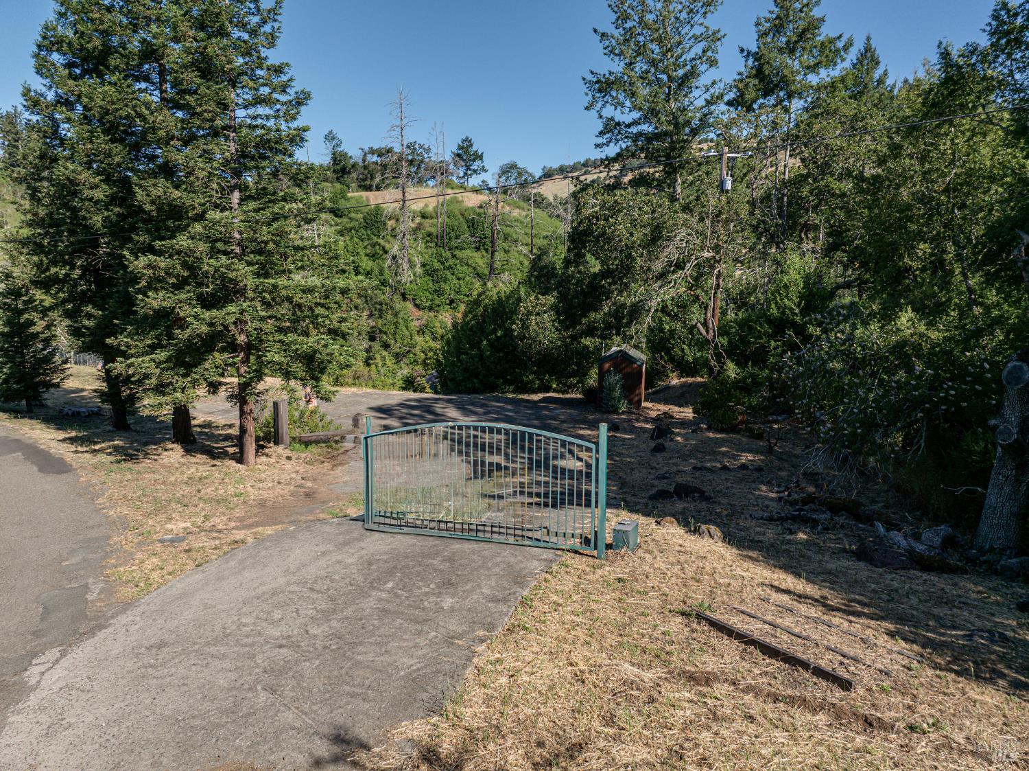 5734 Mark West Lane