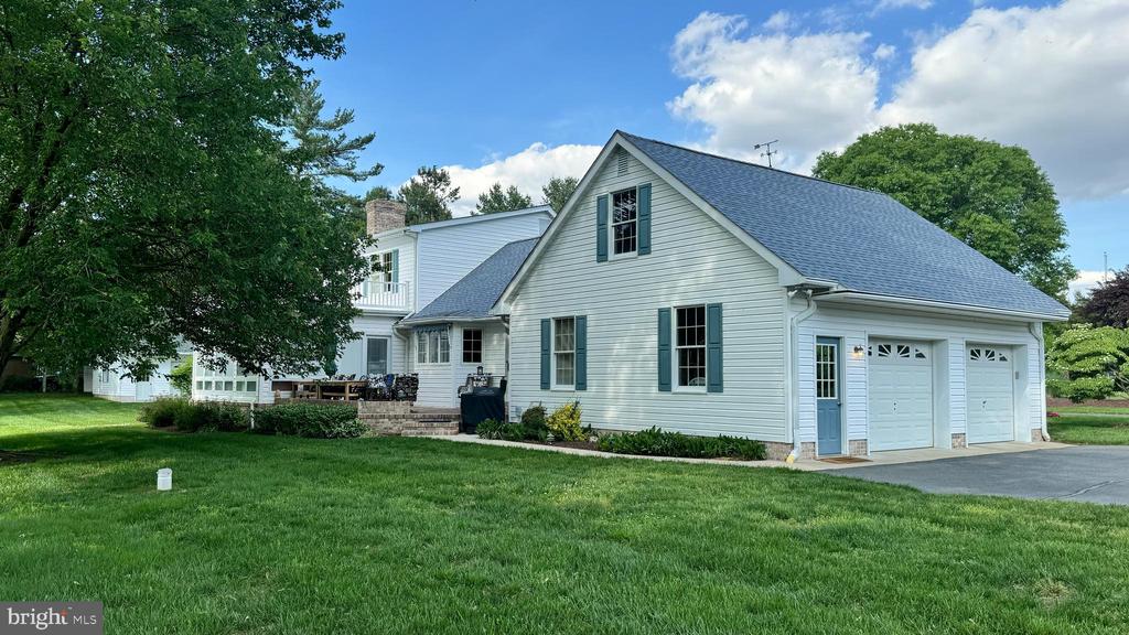 8072 MARTIN LANE