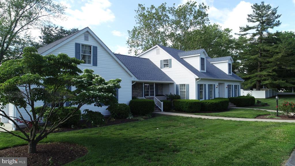 8072 MARTIN LANE
