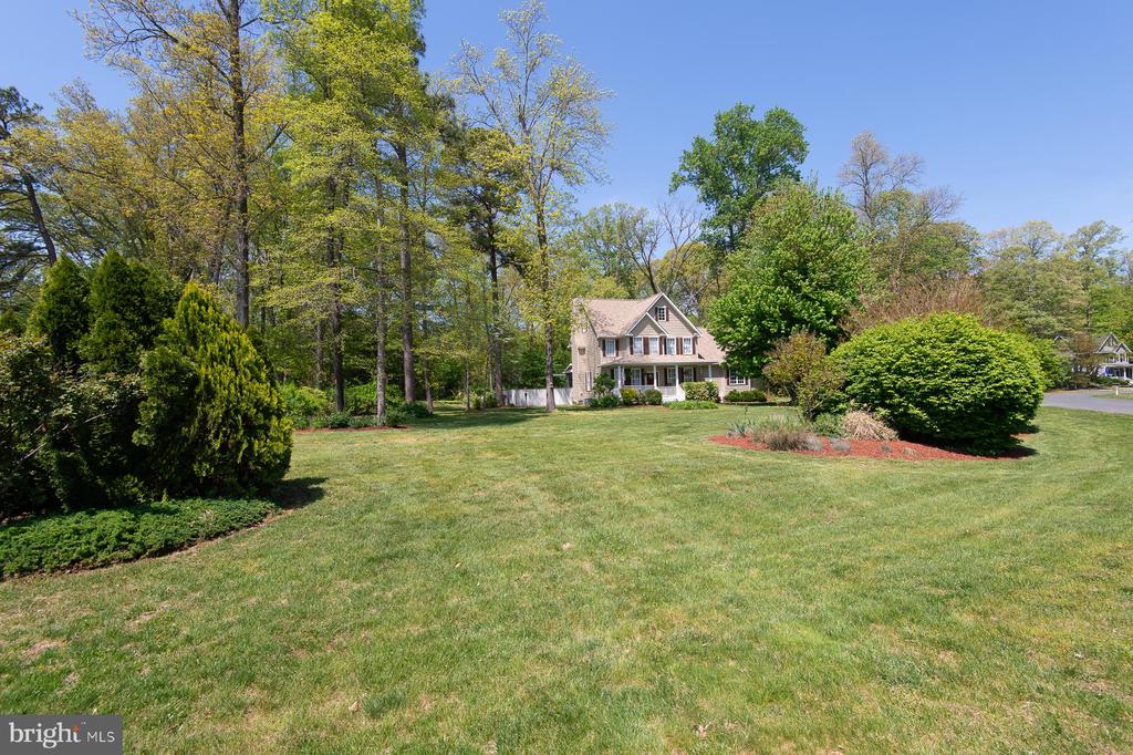 5585 HARMONY WOODS DRIVE