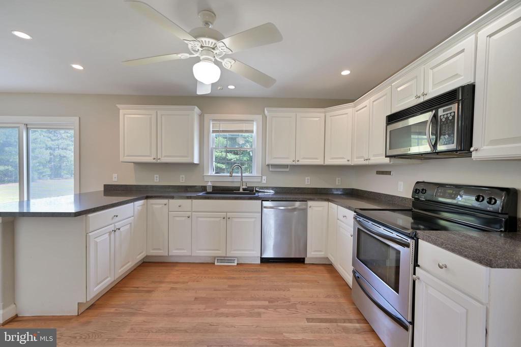 5716 GOOSE FEATHER LANE