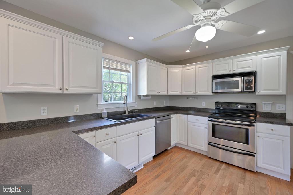 5716 GOOSE FEATHER LANE