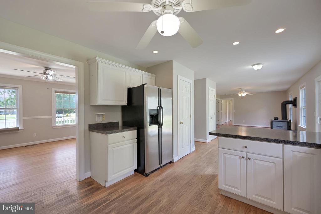 5716 GOOSE FEATHER LANE