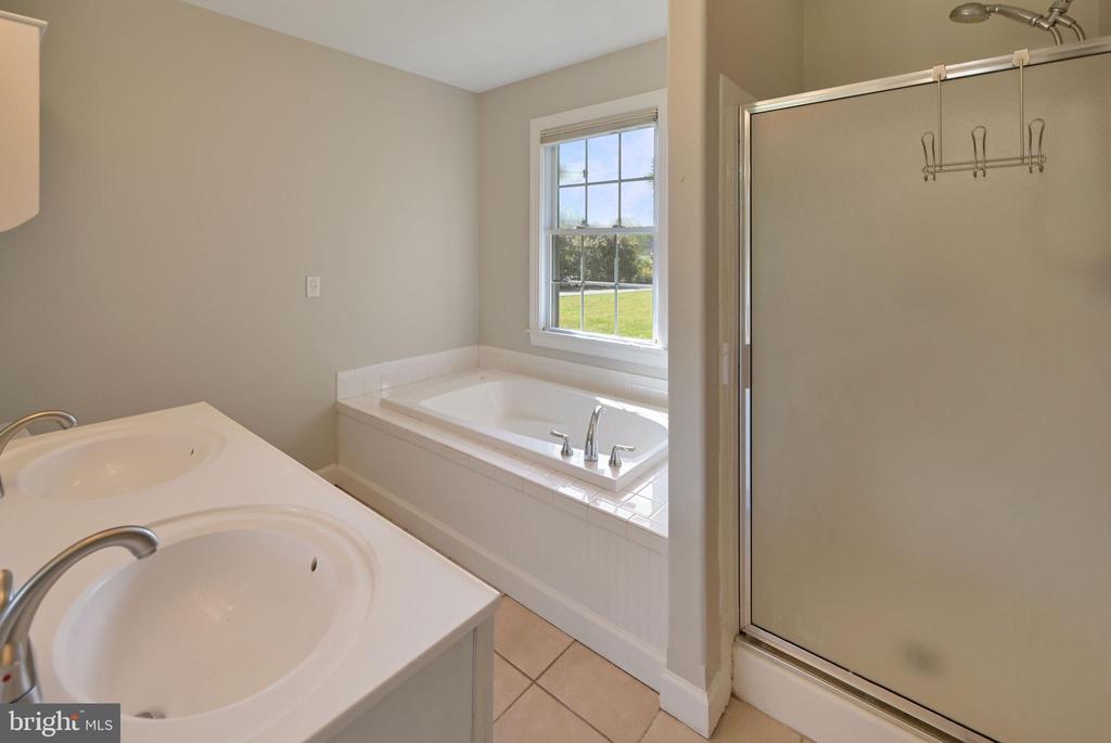 5716 GOOSE FEATHER LANE