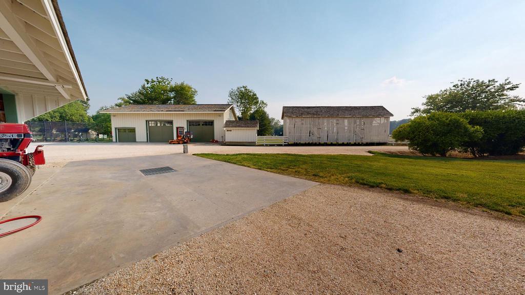 27295 SOUTHSIDE ISLAND CREEK ROAD