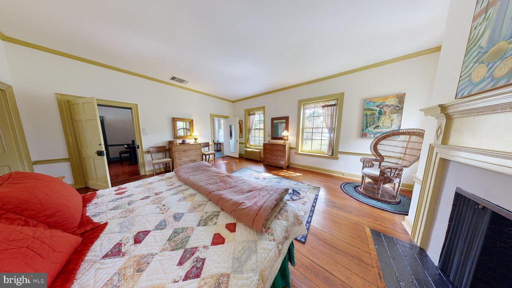 27295 SOUTHSIDE ISLAND CREEK ROAD
