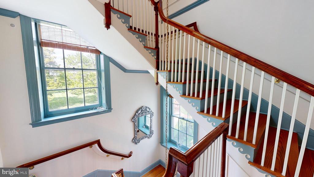 27295 SOUTHSIDE ISLAND CREEK ROAD