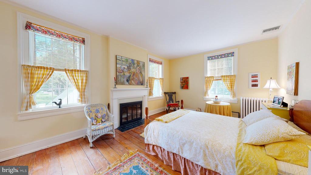 27295 SOUTHSIDE ISLAND CREEK ROAD